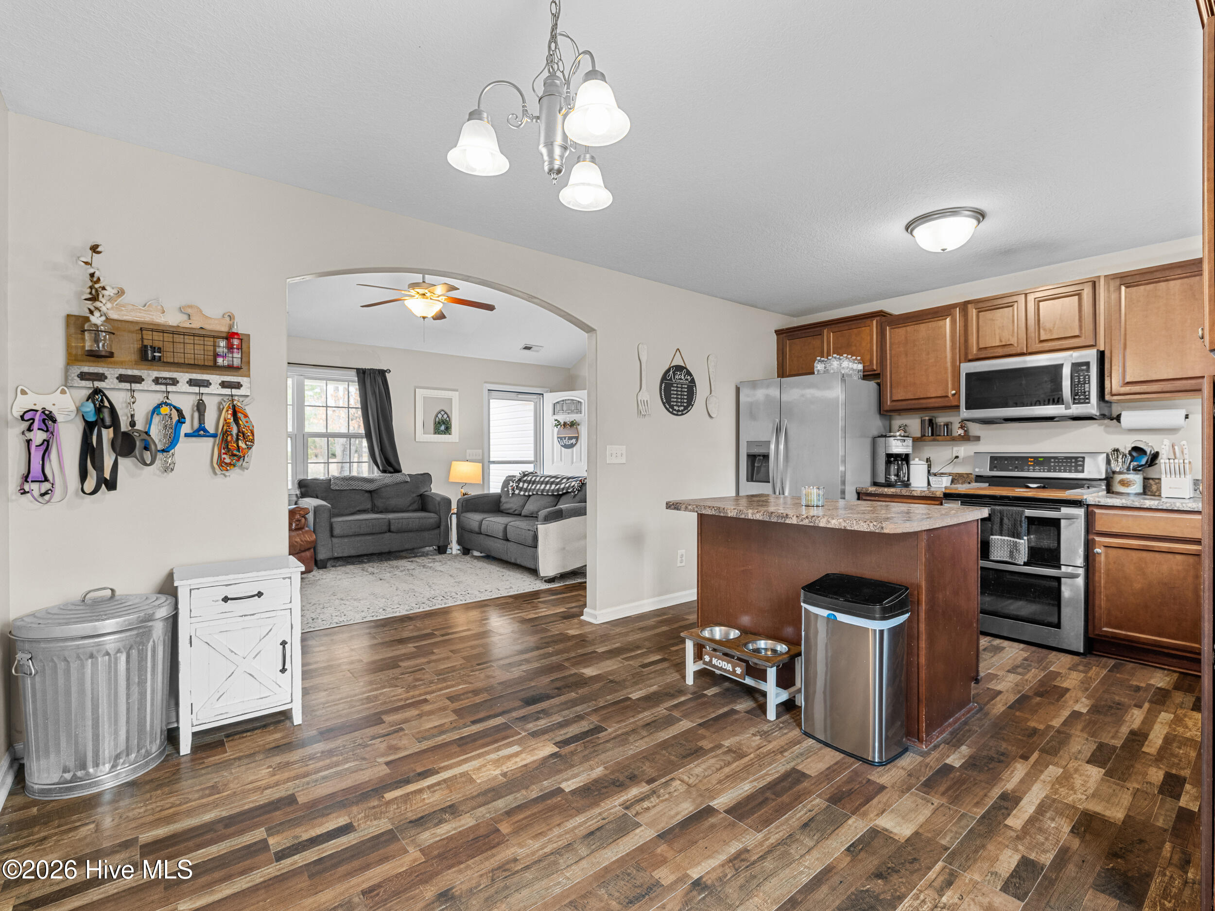 100558064 | Photo 12