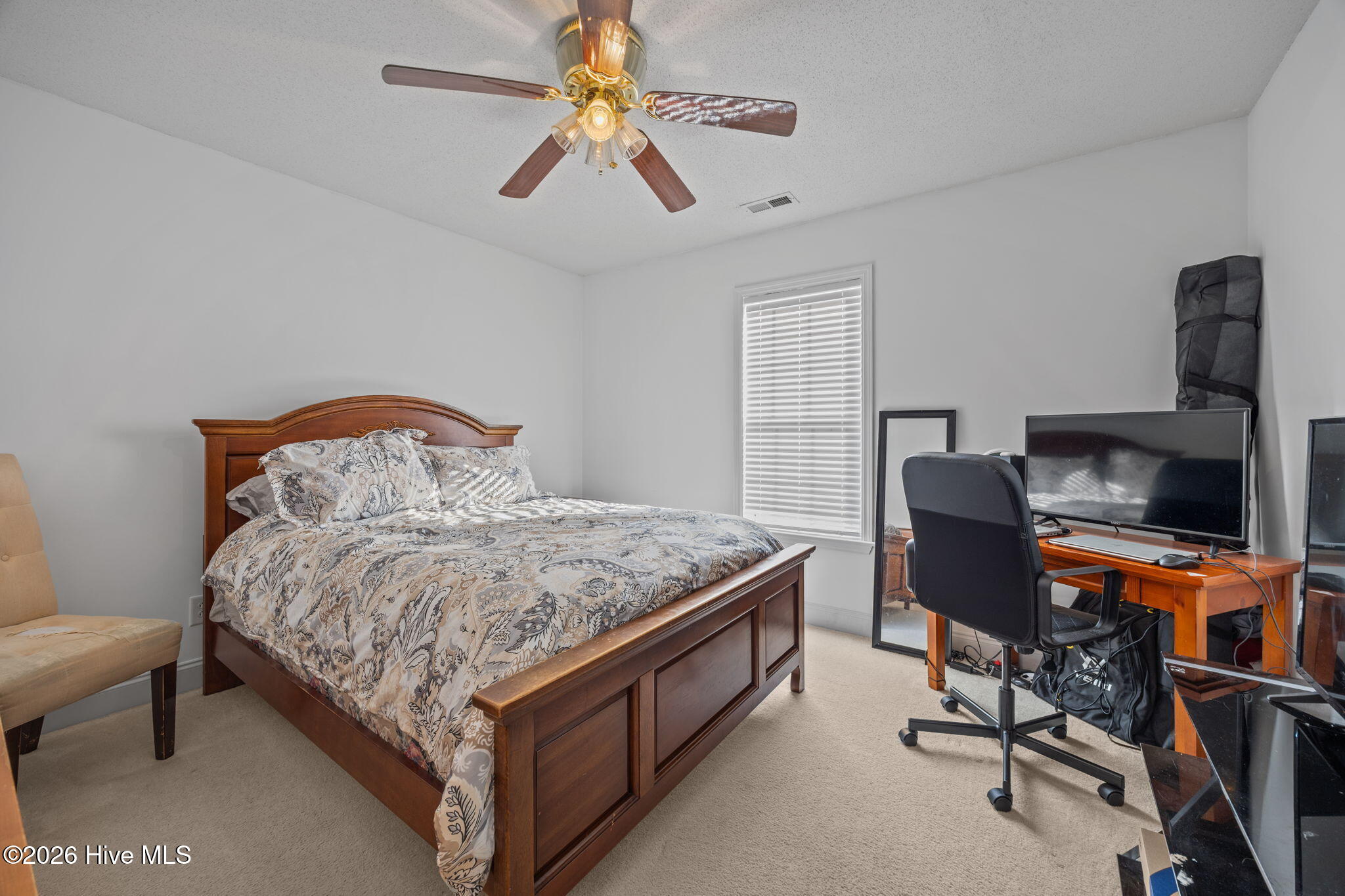 100559143 | Photo 28