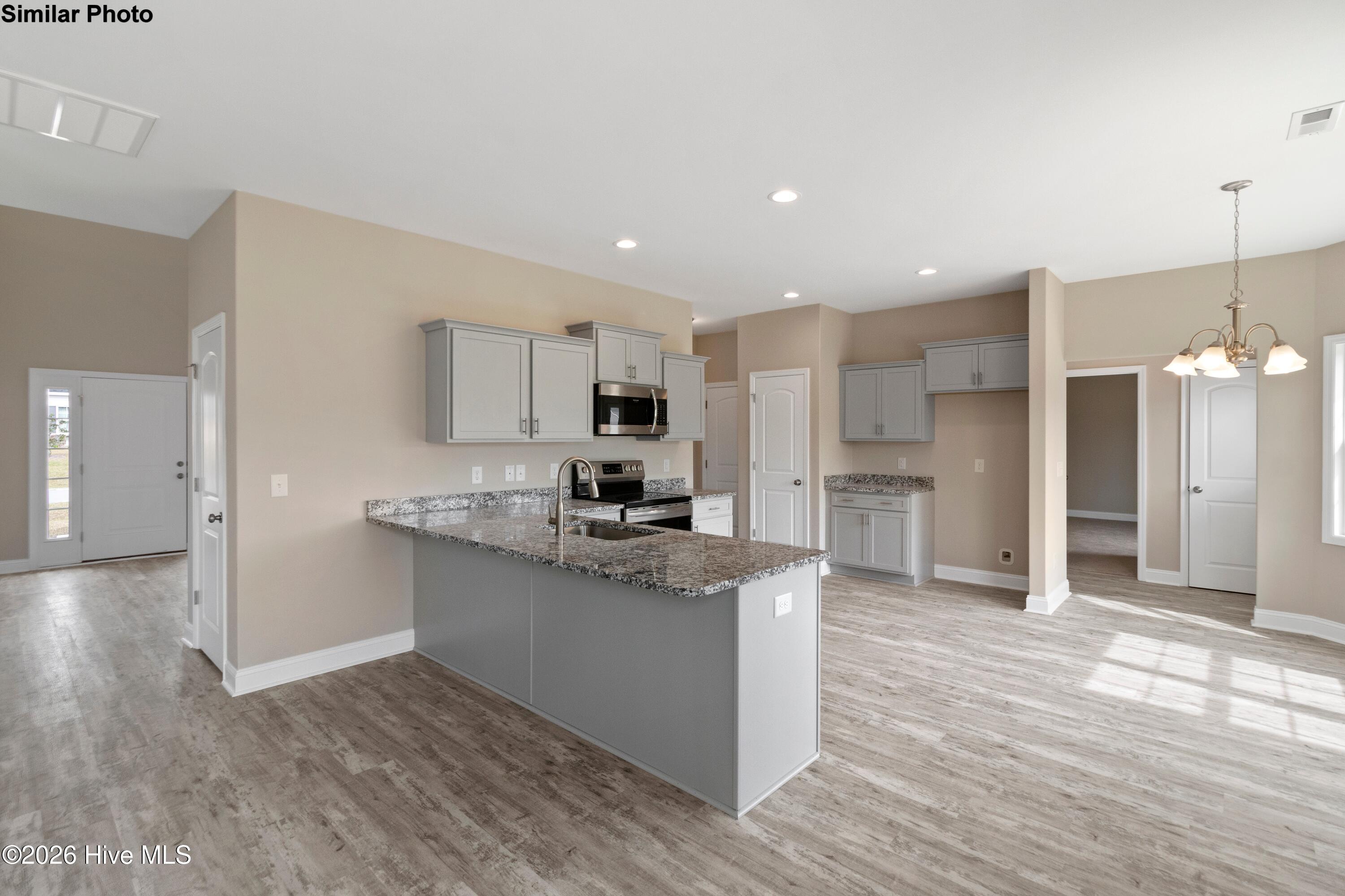 100552213 | Photo 15