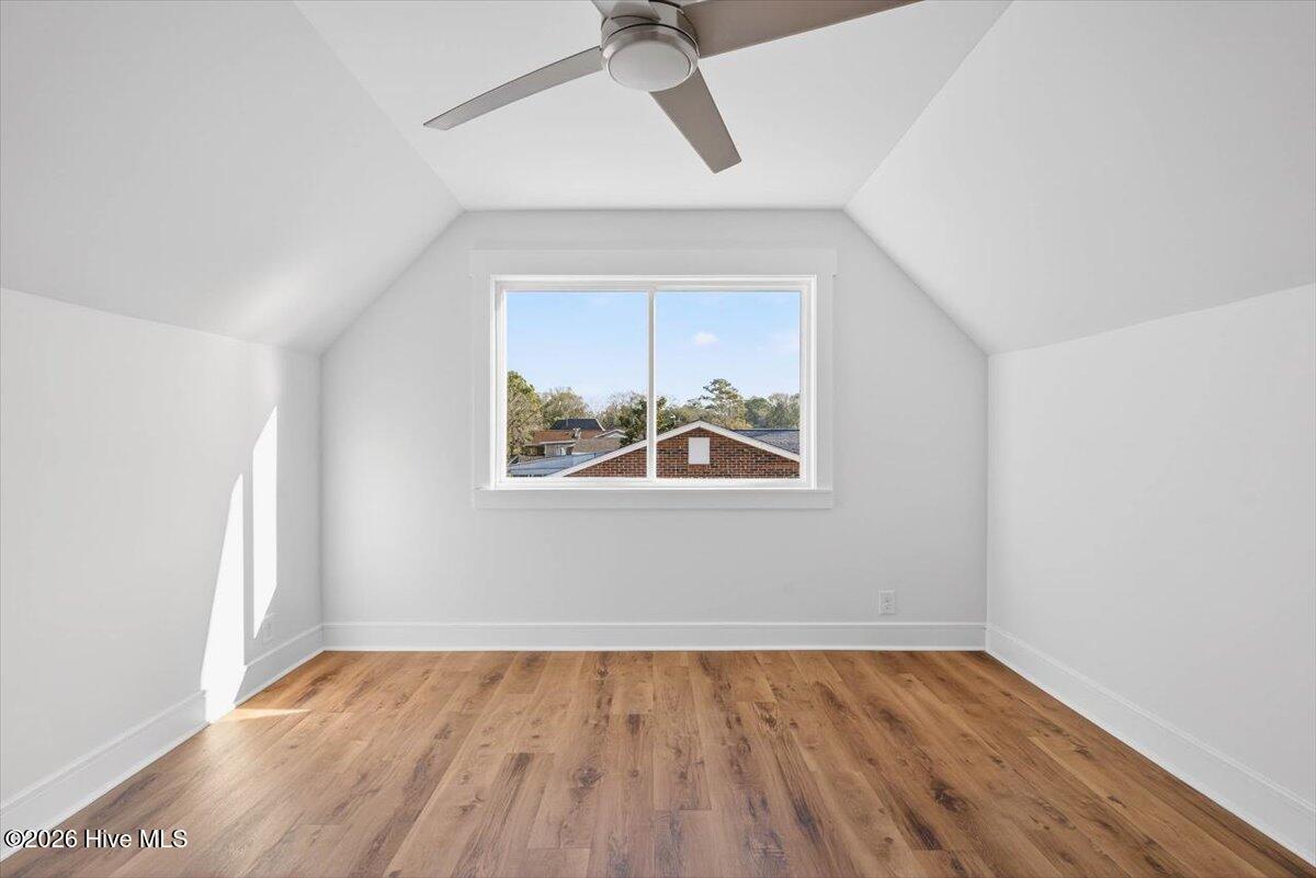 100554376 | Photo 23