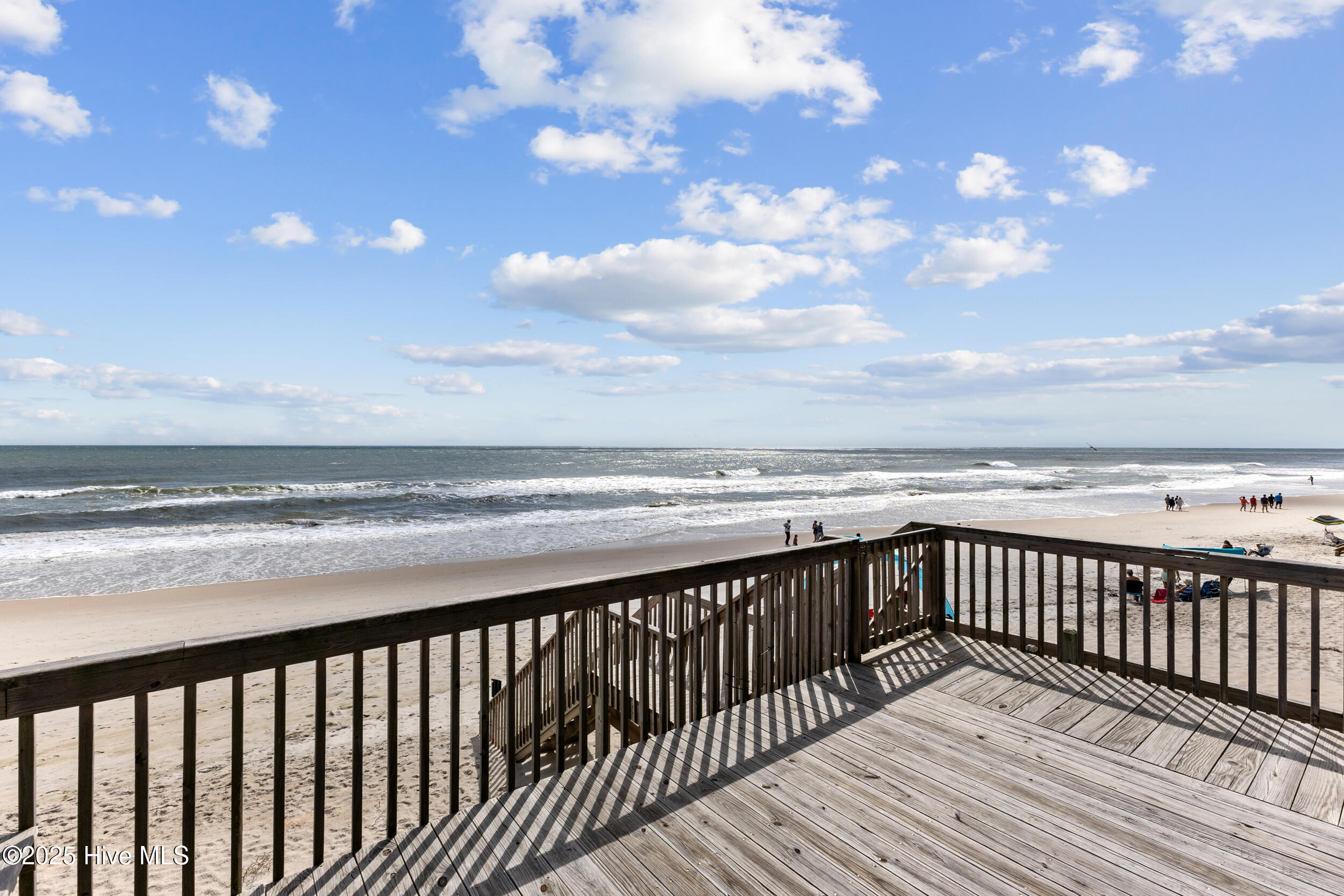 100535212 | Photo 40