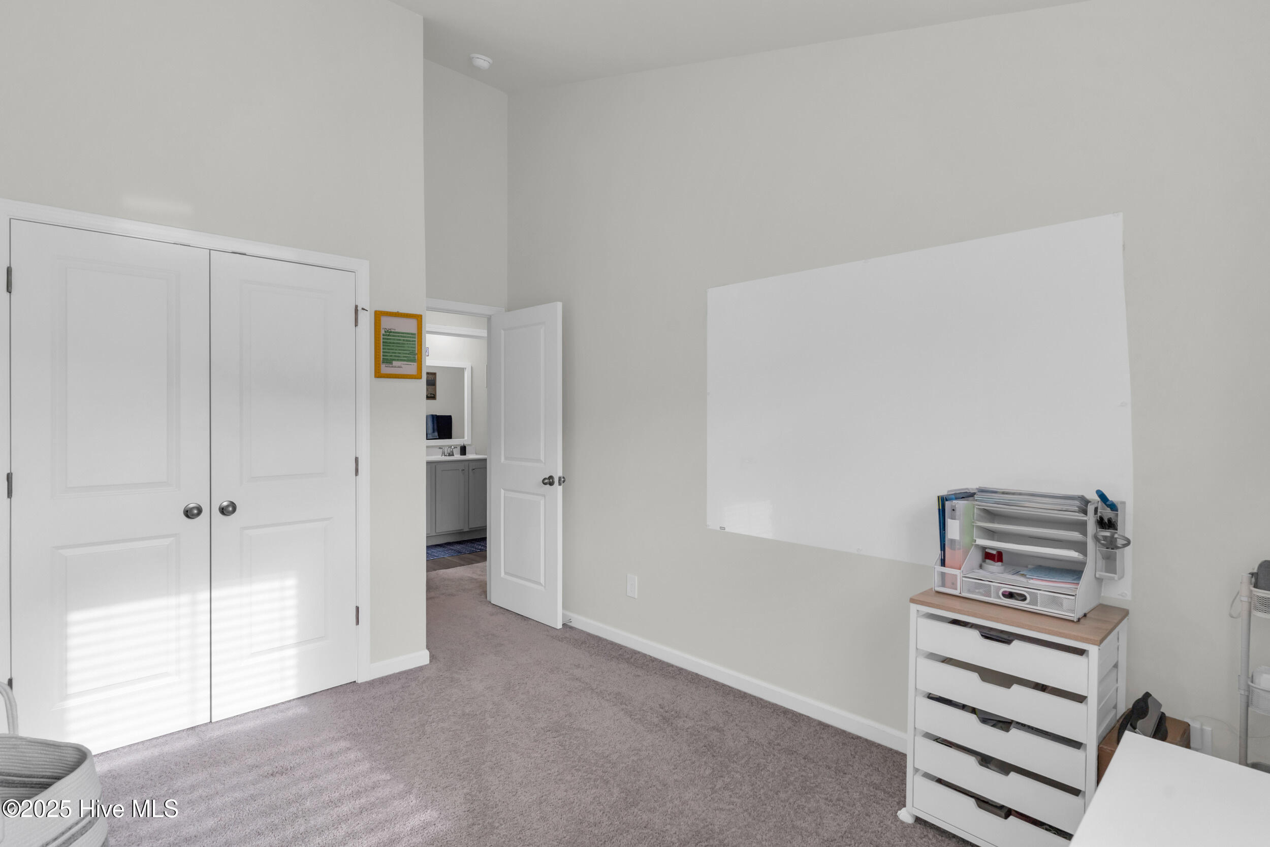 100544145 | Photo 25