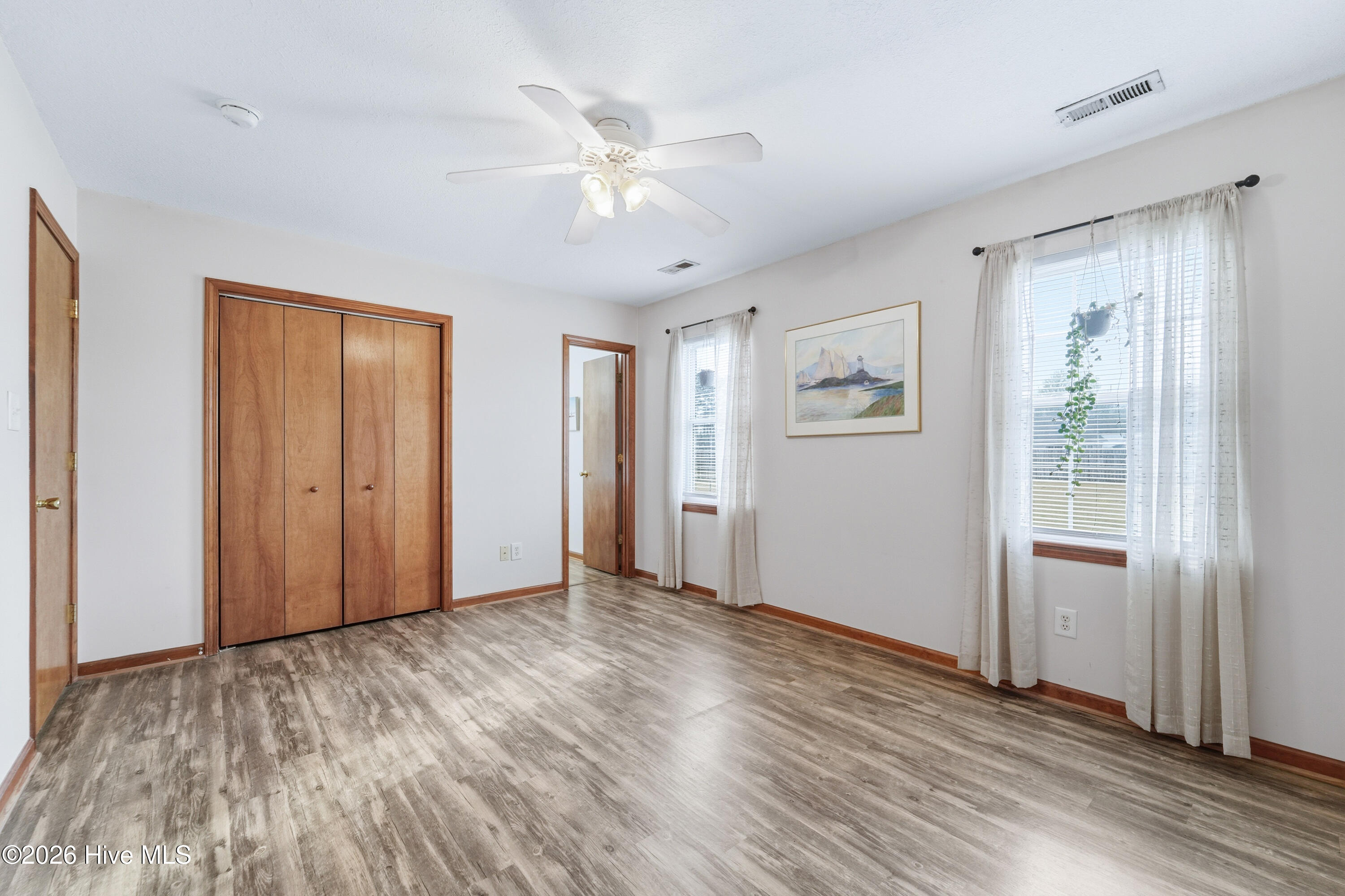 100562378 | Photo 38