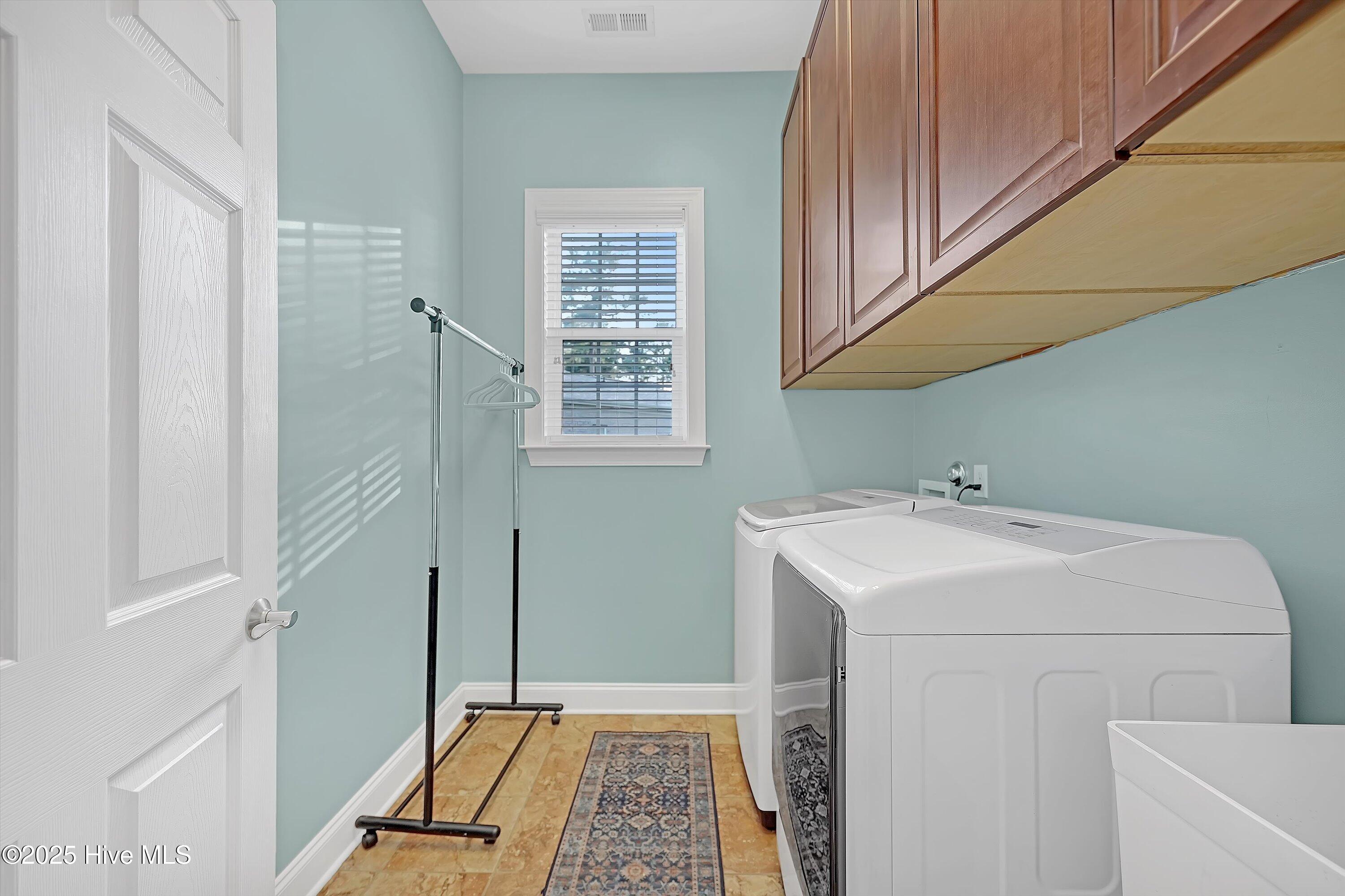 100547975 | Photo 28