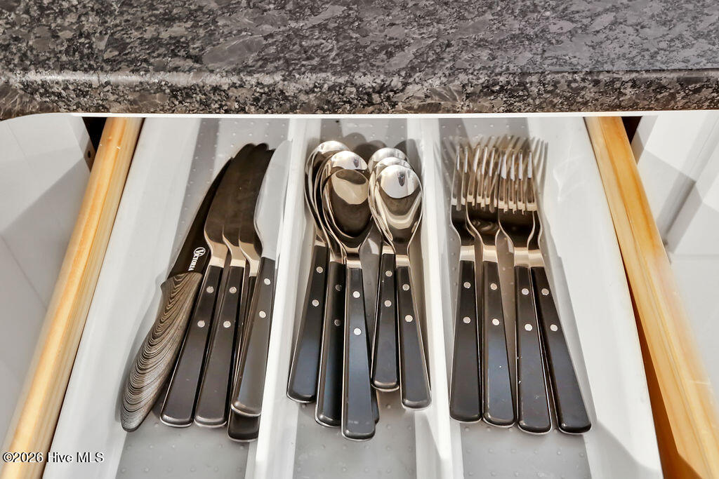 100534500 | Photo 45