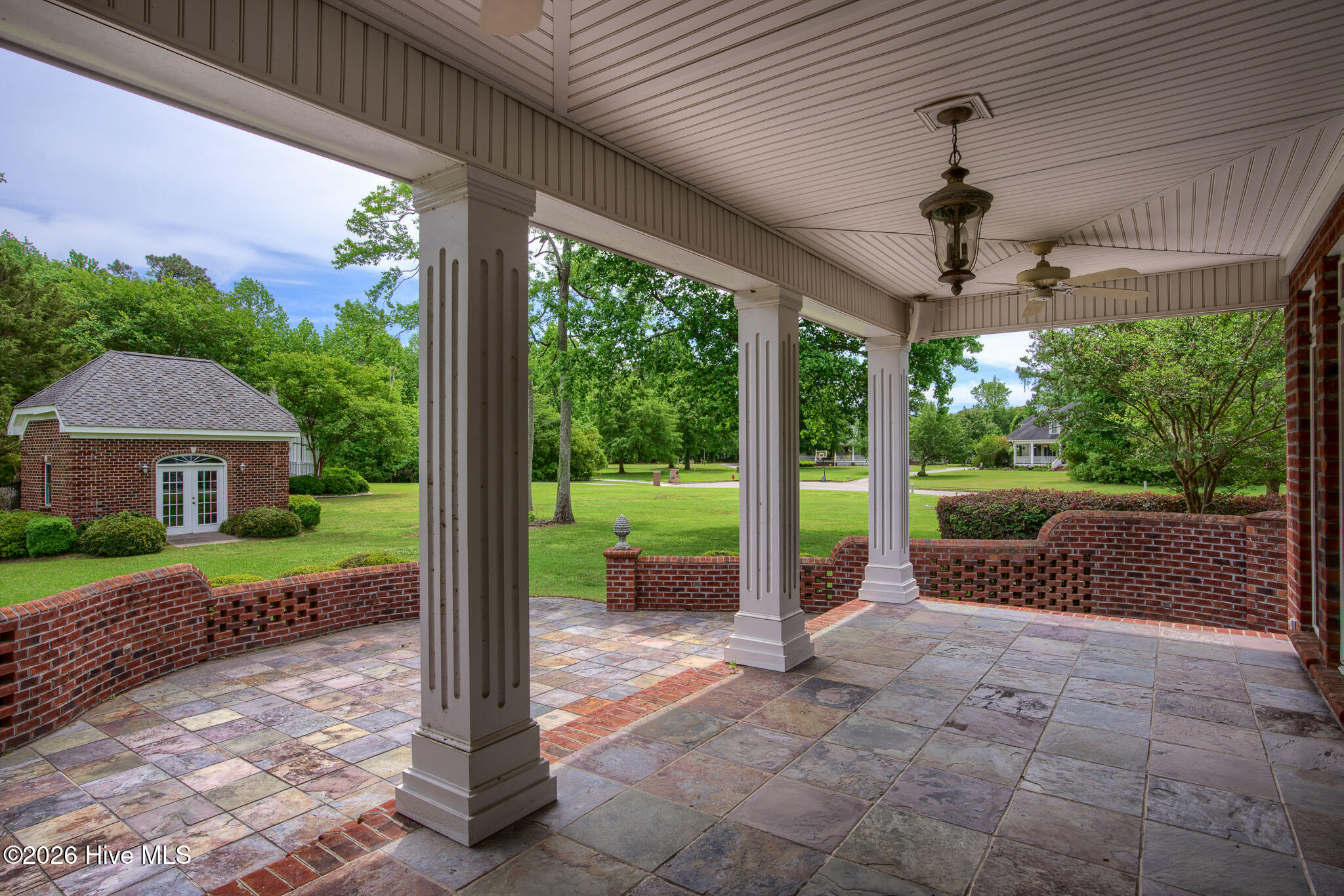 100570266 | Photo 58