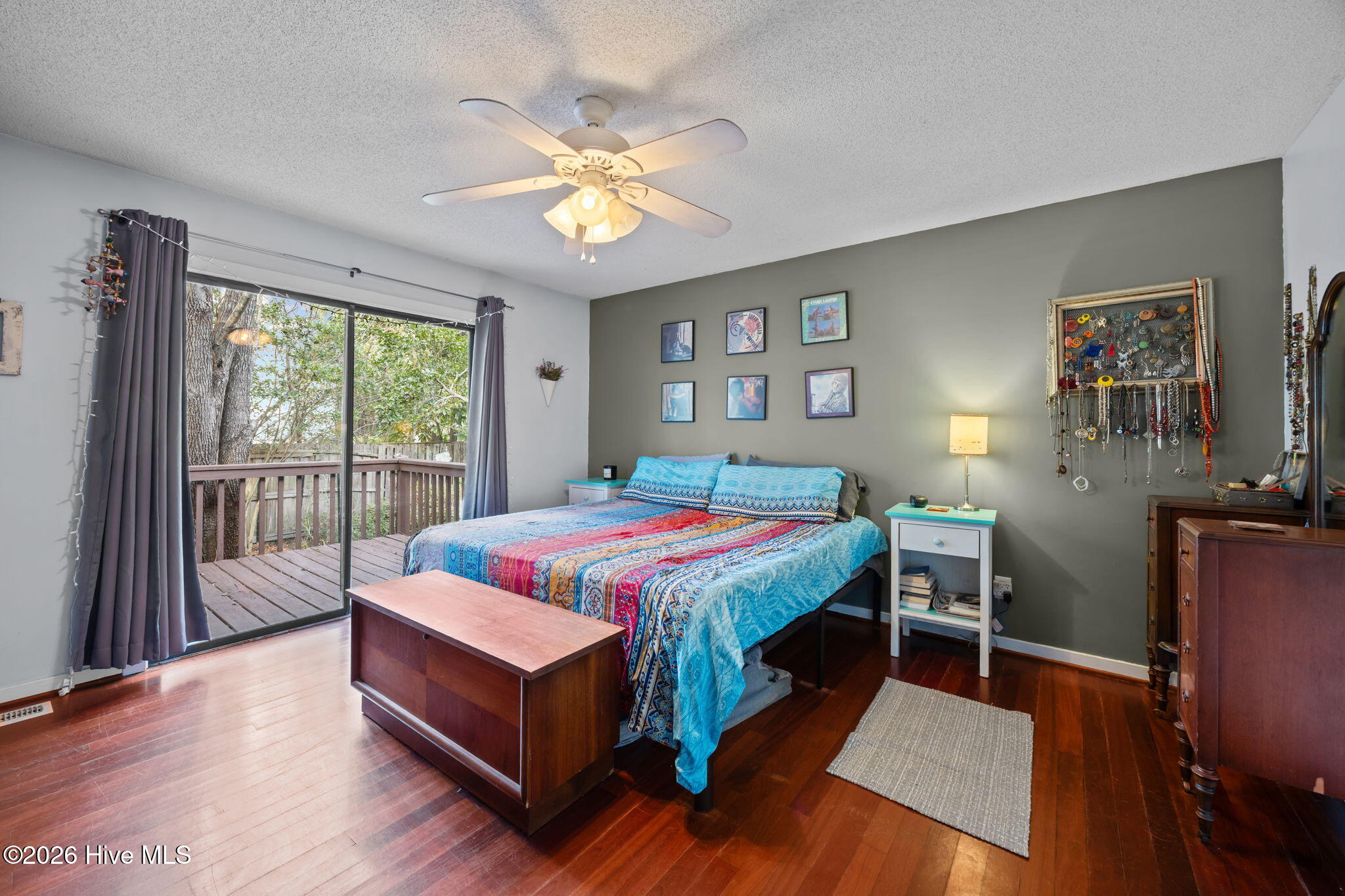 100552337 | Photo 14