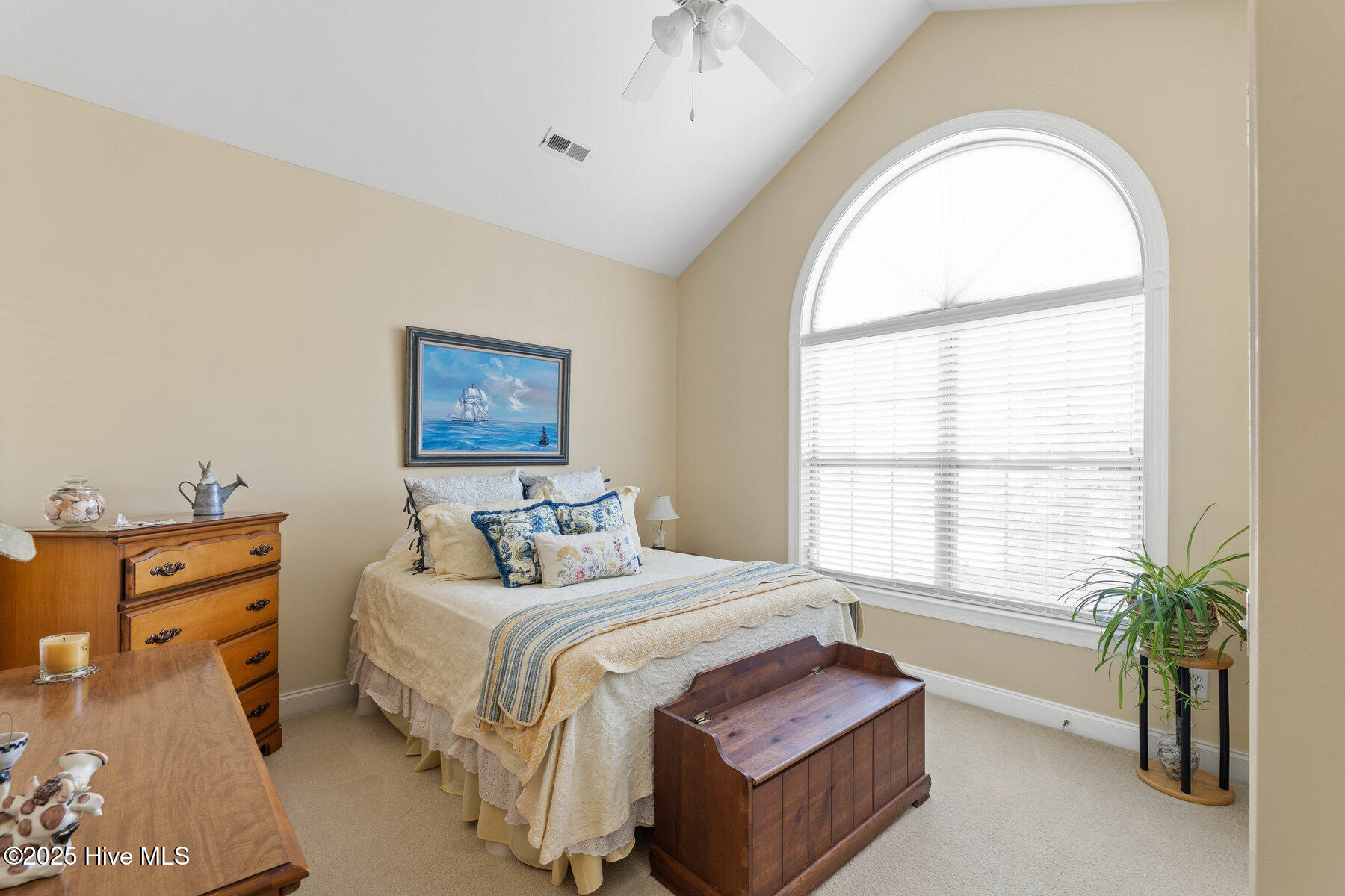 100486542 | Photo 15