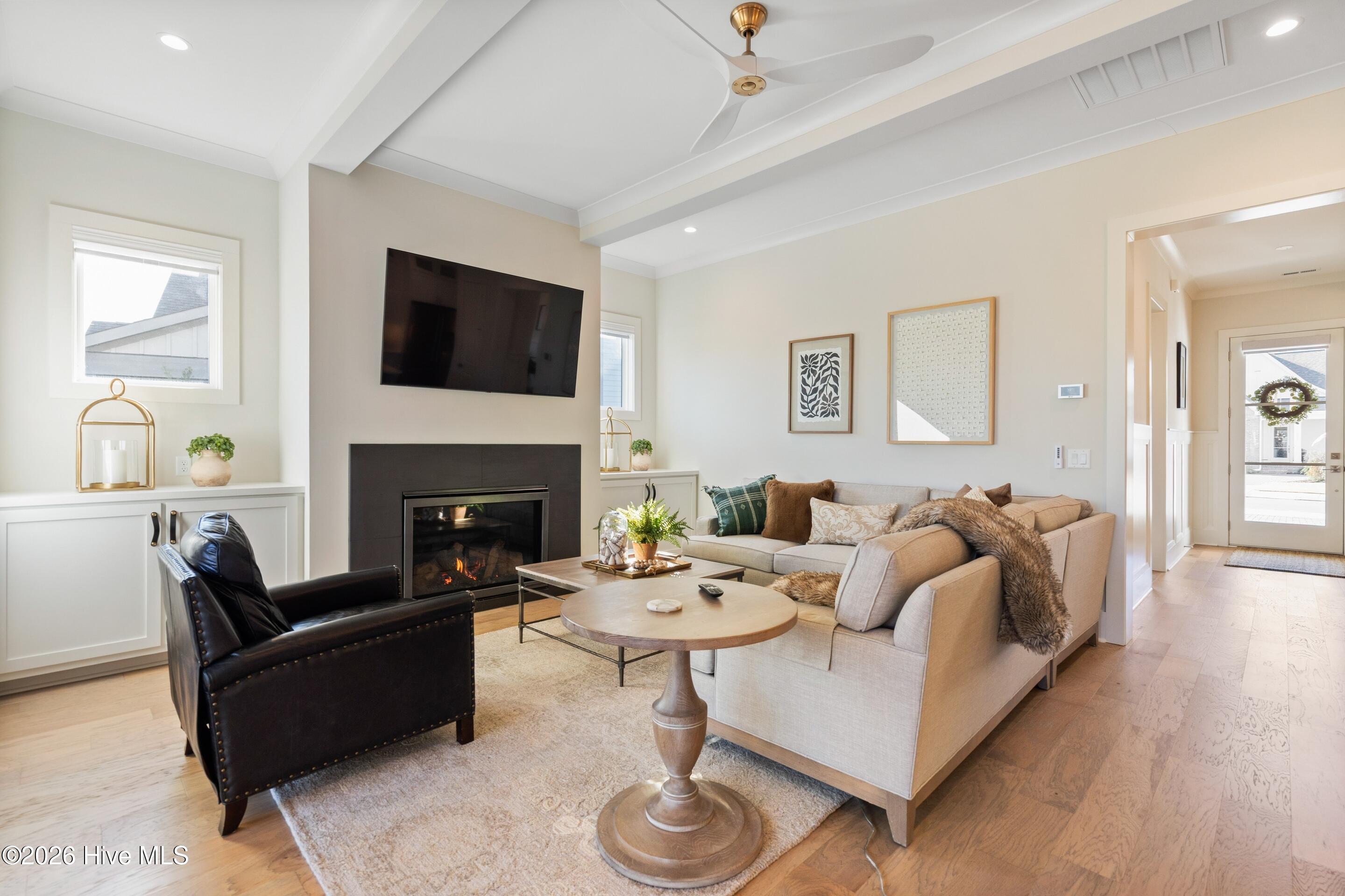 100546830 | Photo 30