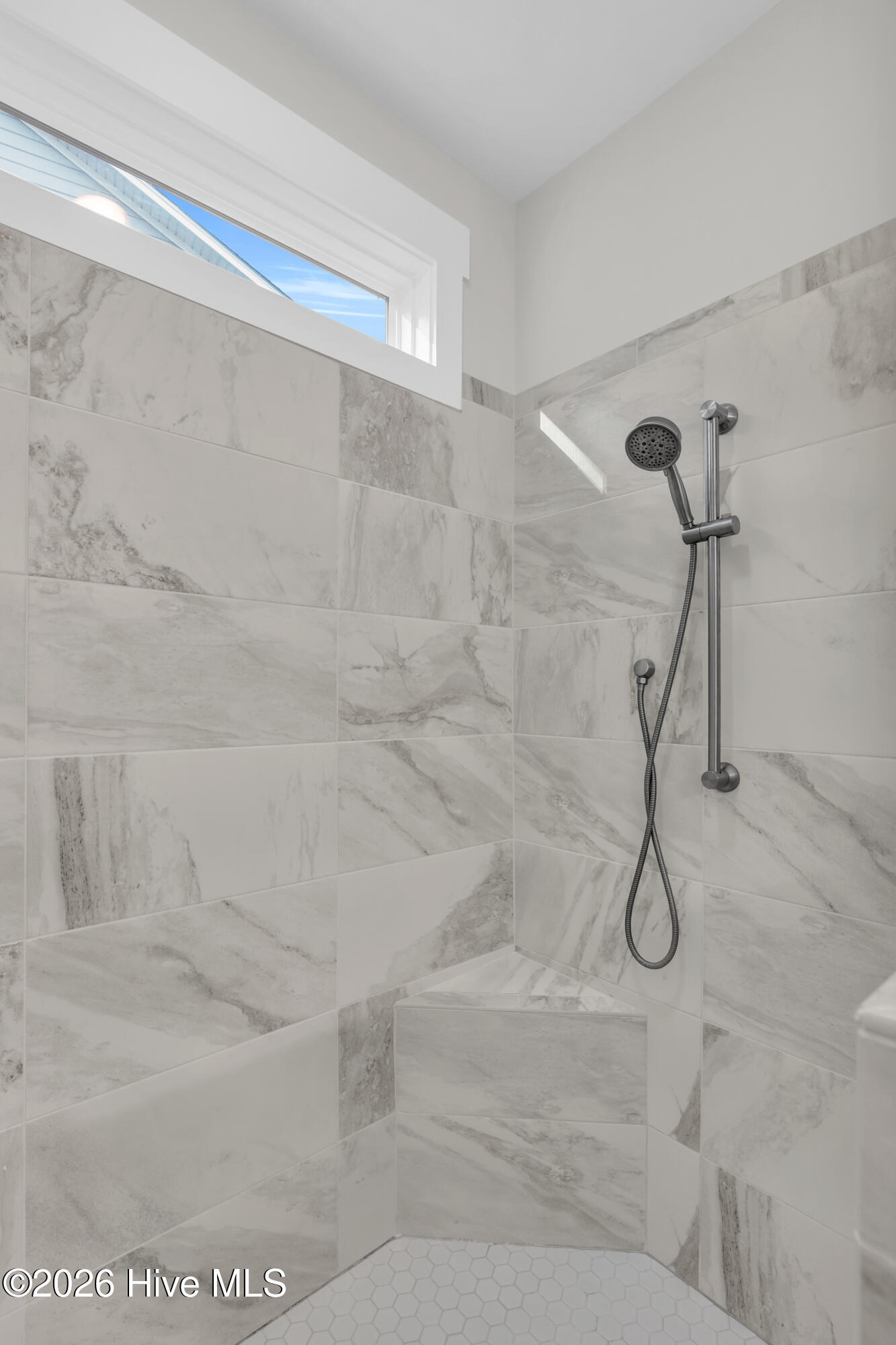 100550757 | Photo 21