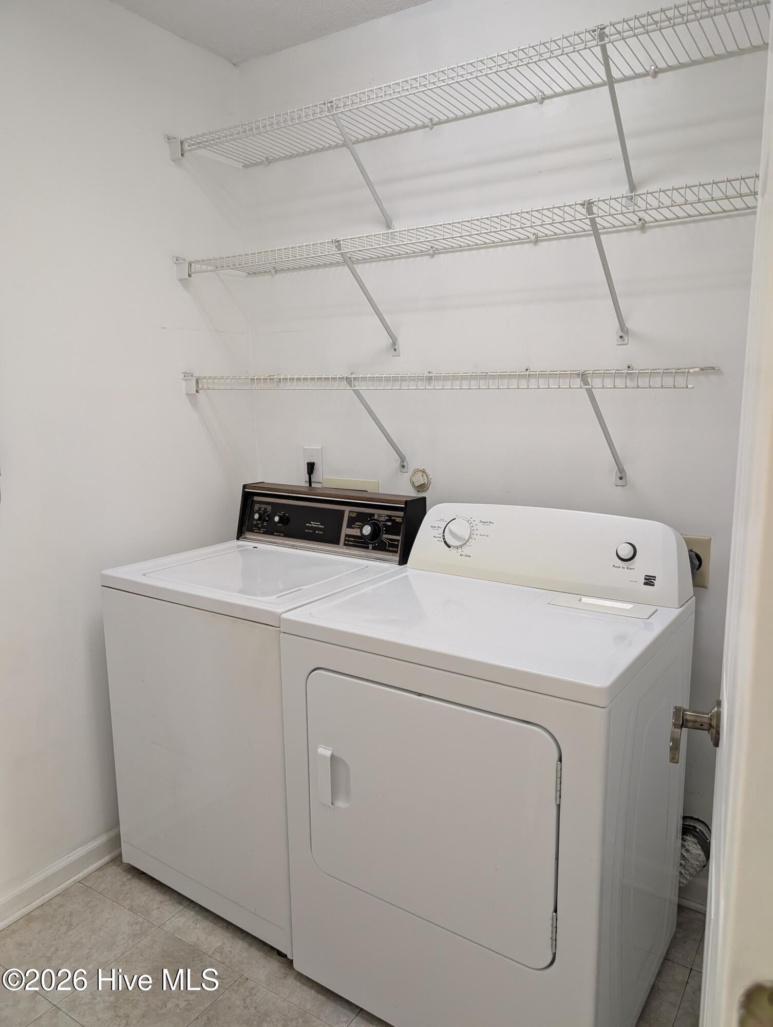 100561832 | Photo 29