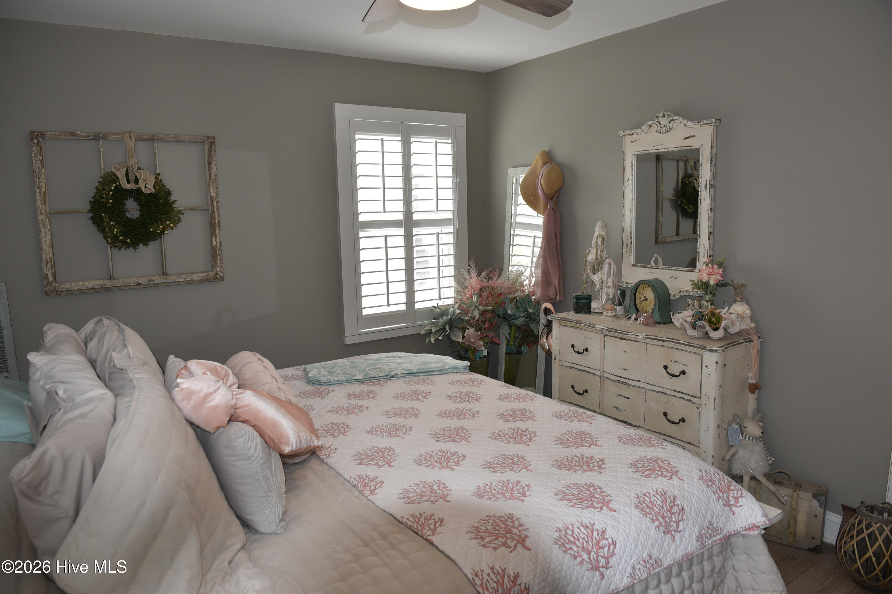 100559366 | Photo 24