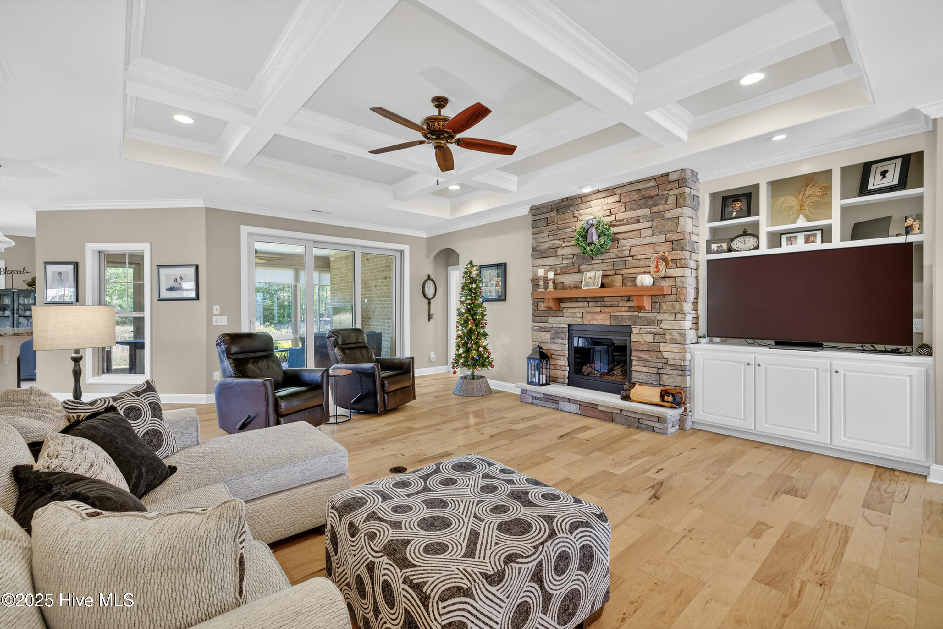 100541240 | Photo 14