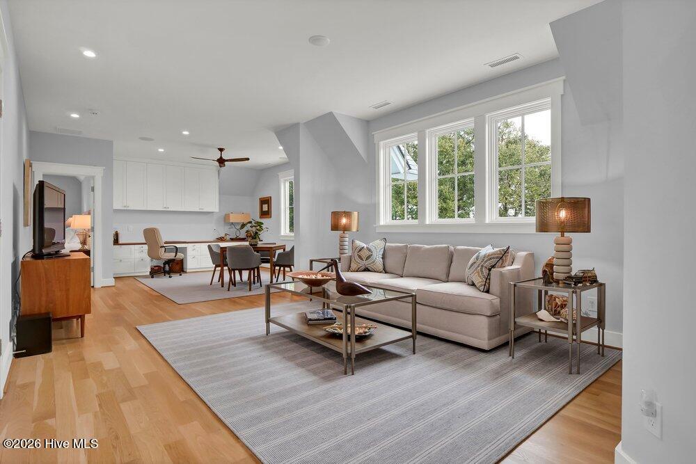 100552560 | Photo 31