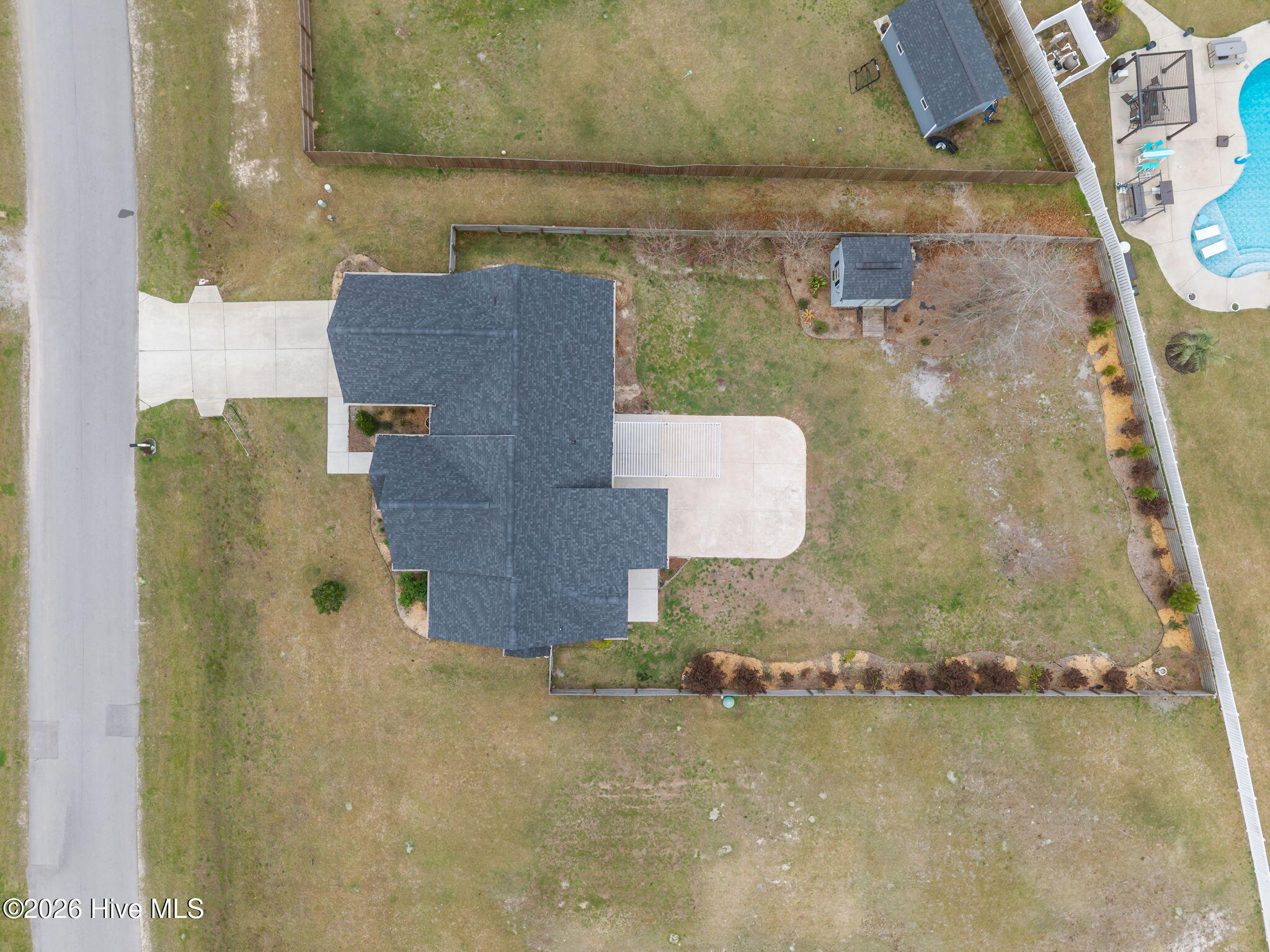 100560163 | Photo 45