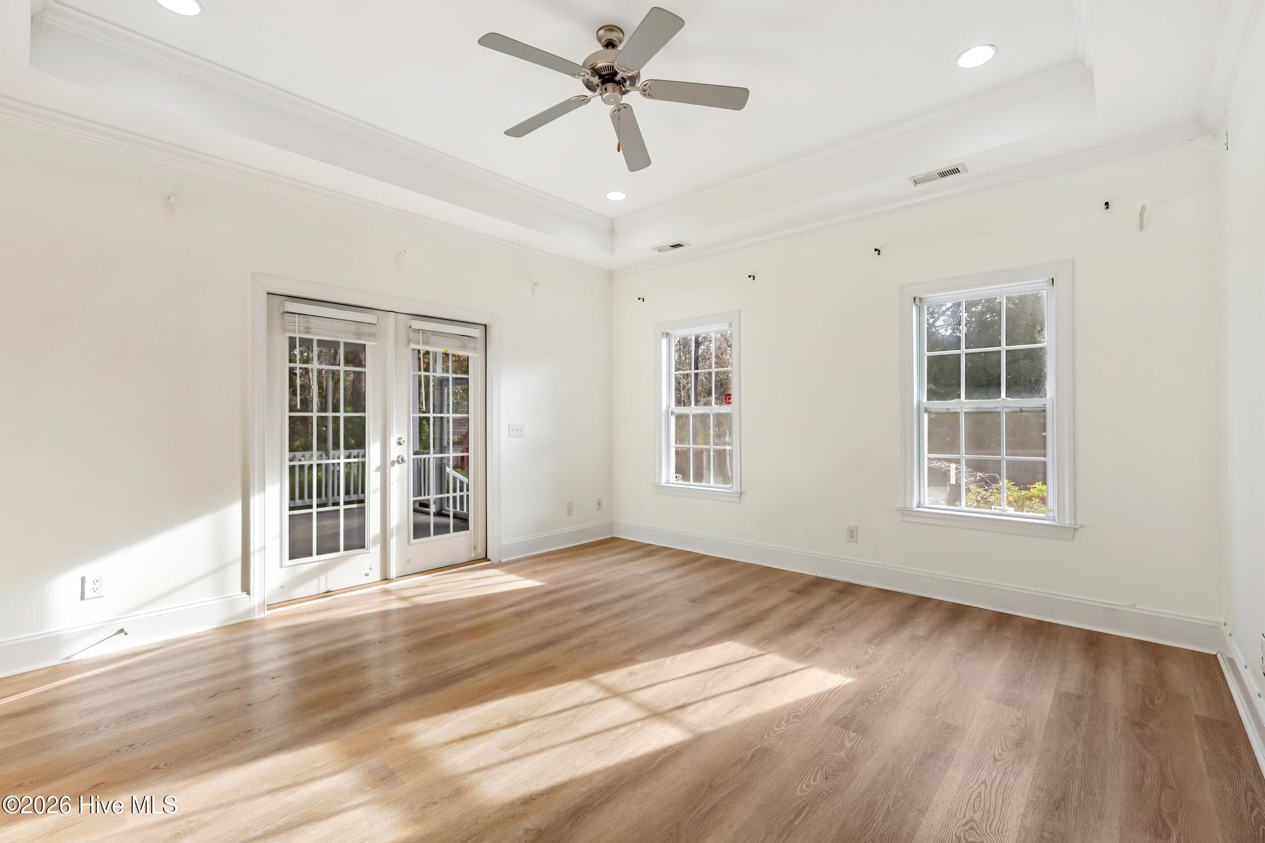 100547349 | Photo 26