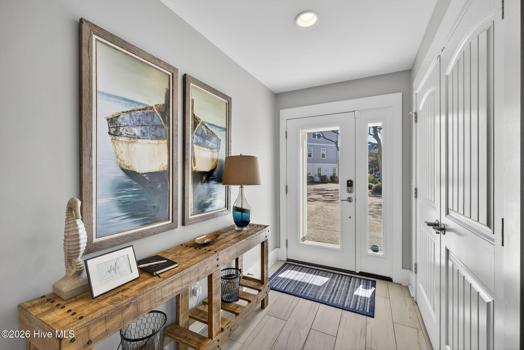 100555163 | Photo 38