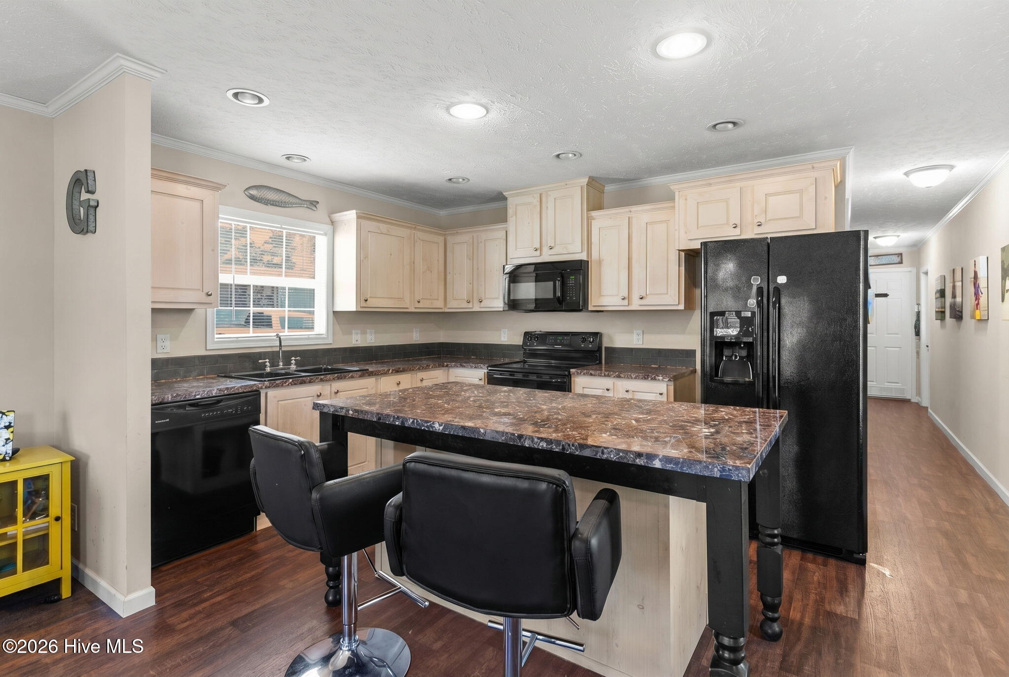 100567854 | Photo 10