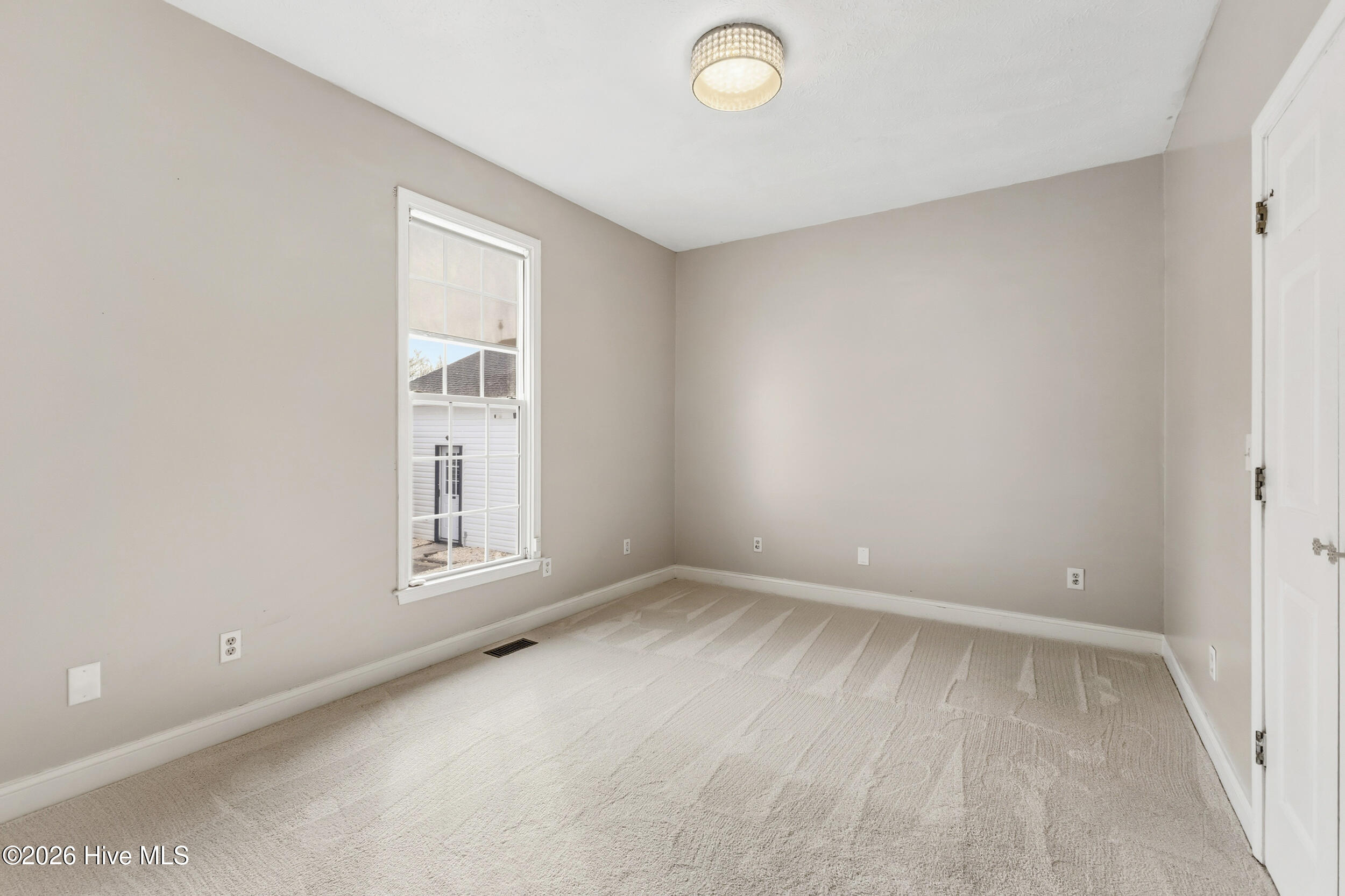 100552427 | Photo 22