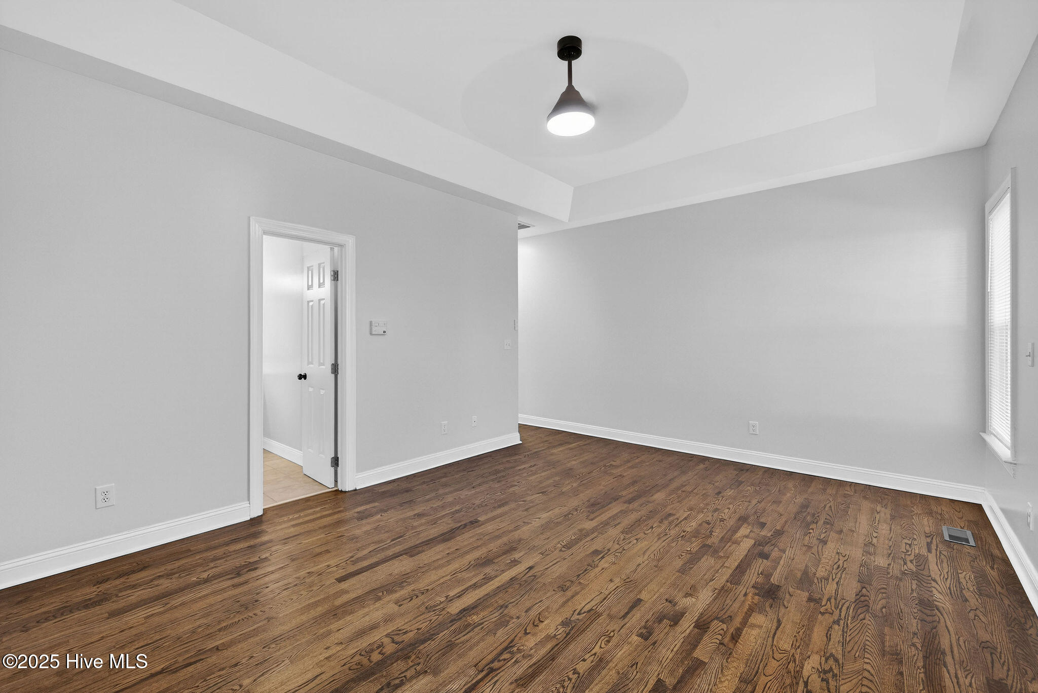 100544909 | Photo 19