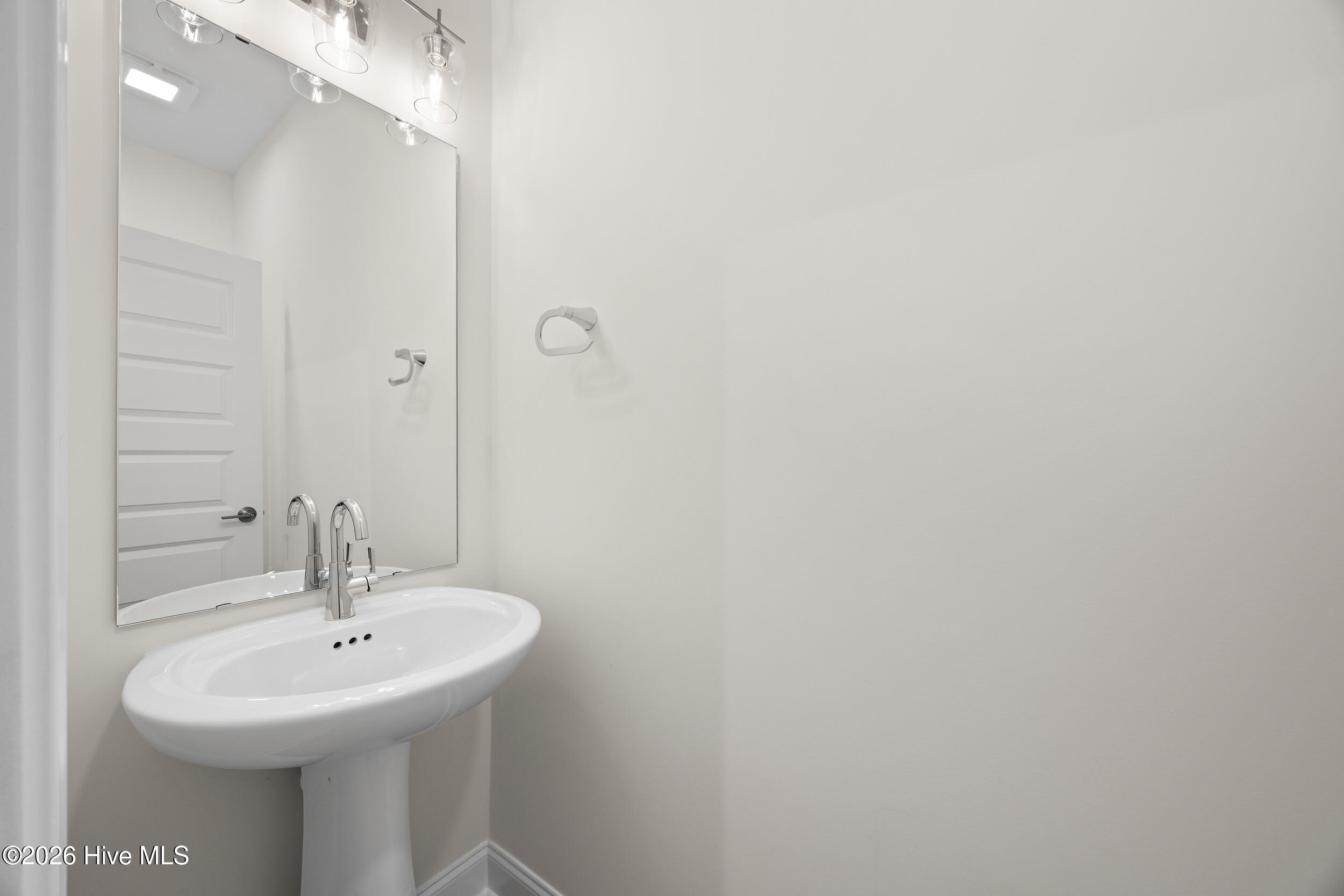 100539841 | Photo 15