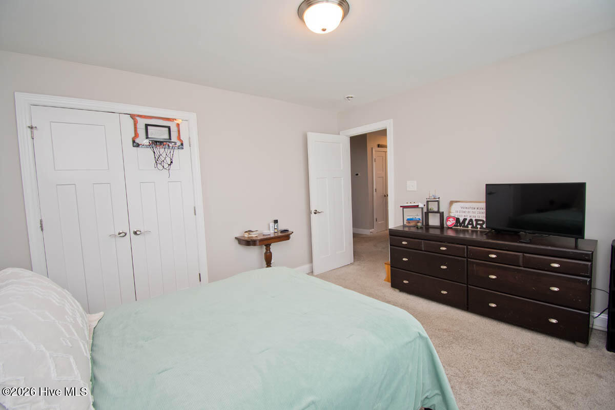 100562349 | Photo 26