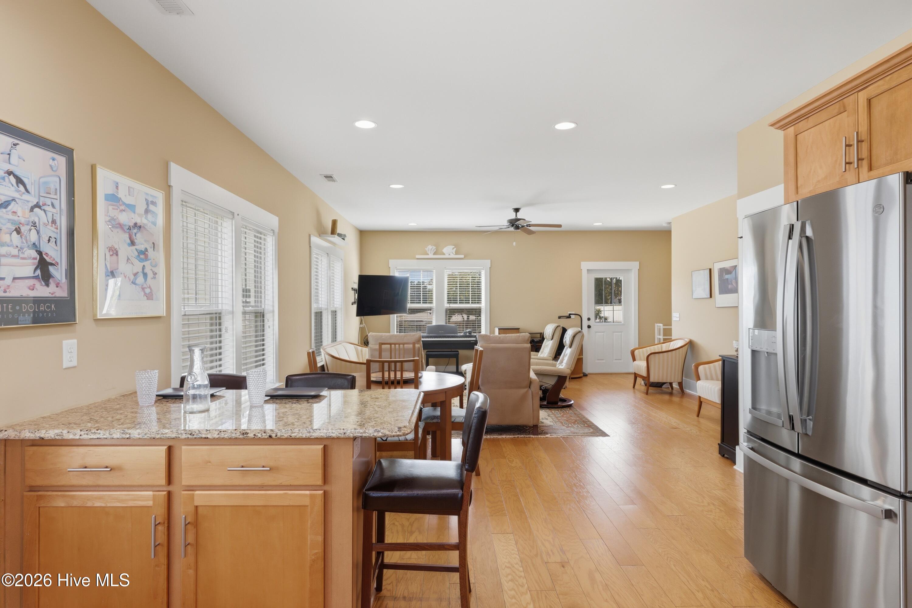 100566755 | Photo 24