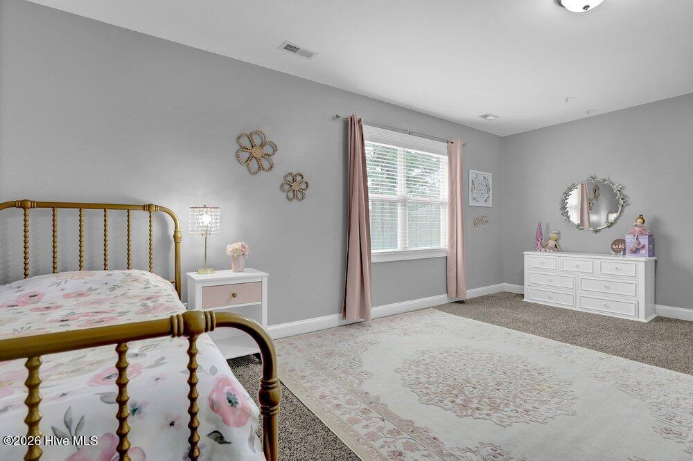 100565663 | Photo 32