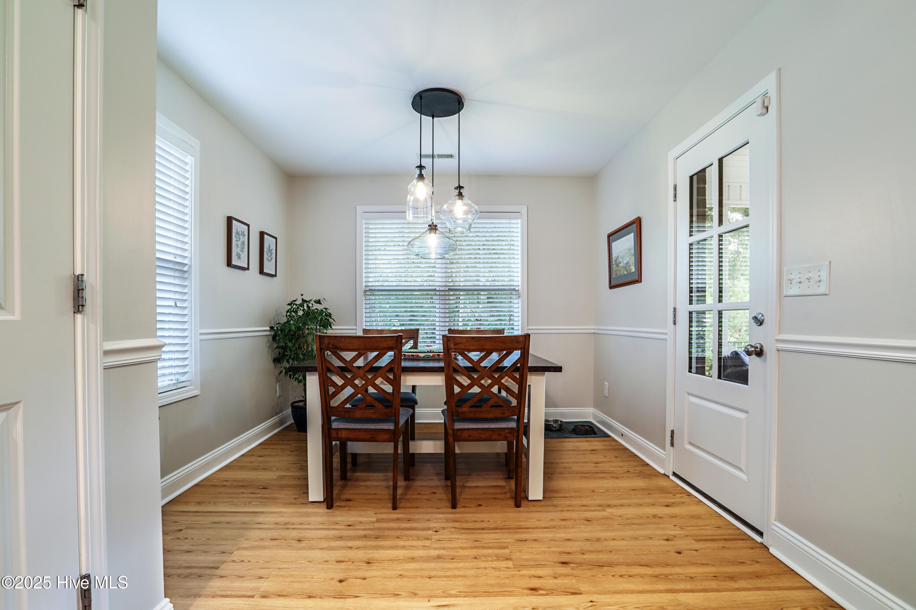 100541806 | Photo 24