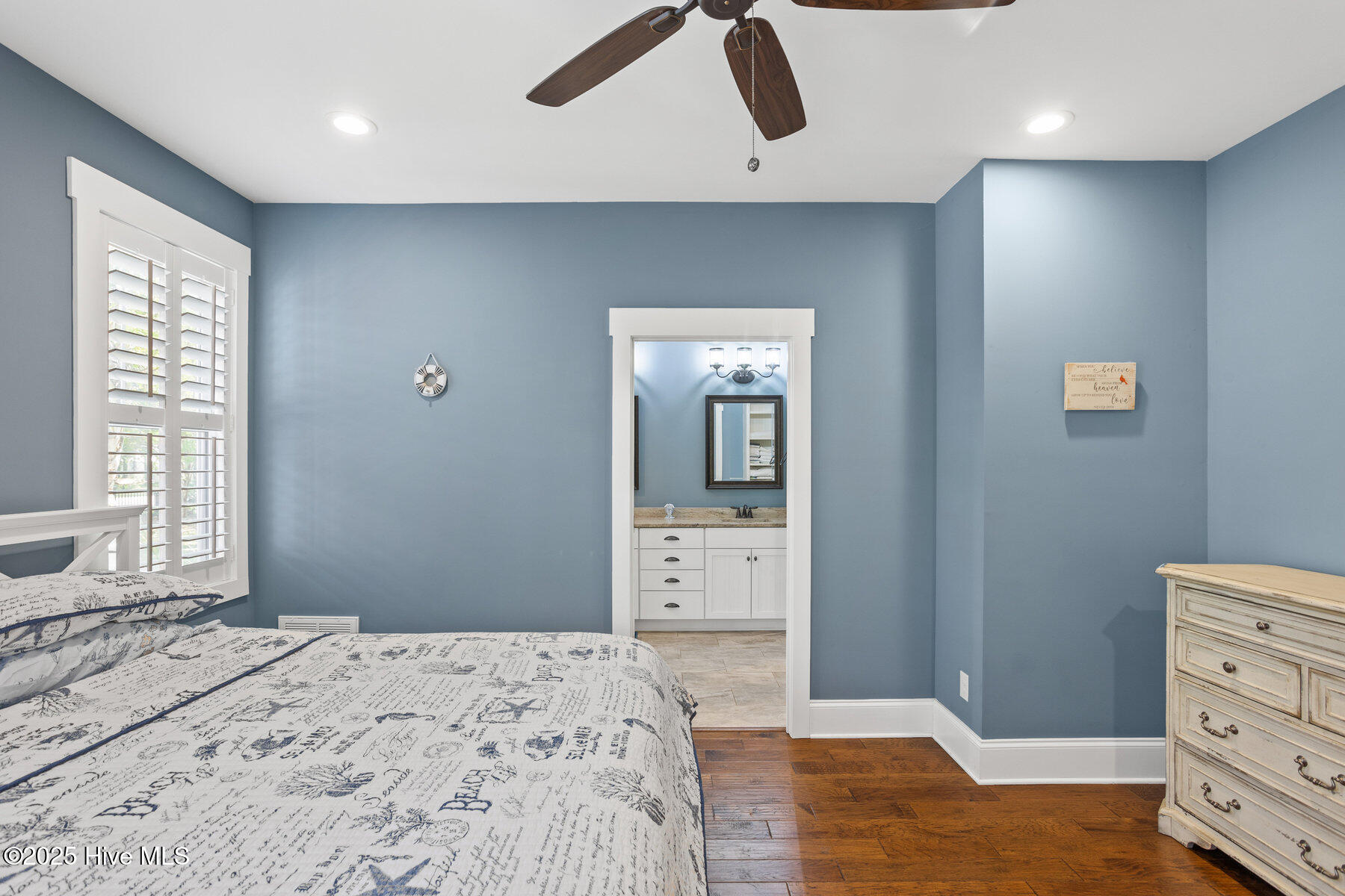 100503358 | Photo 27