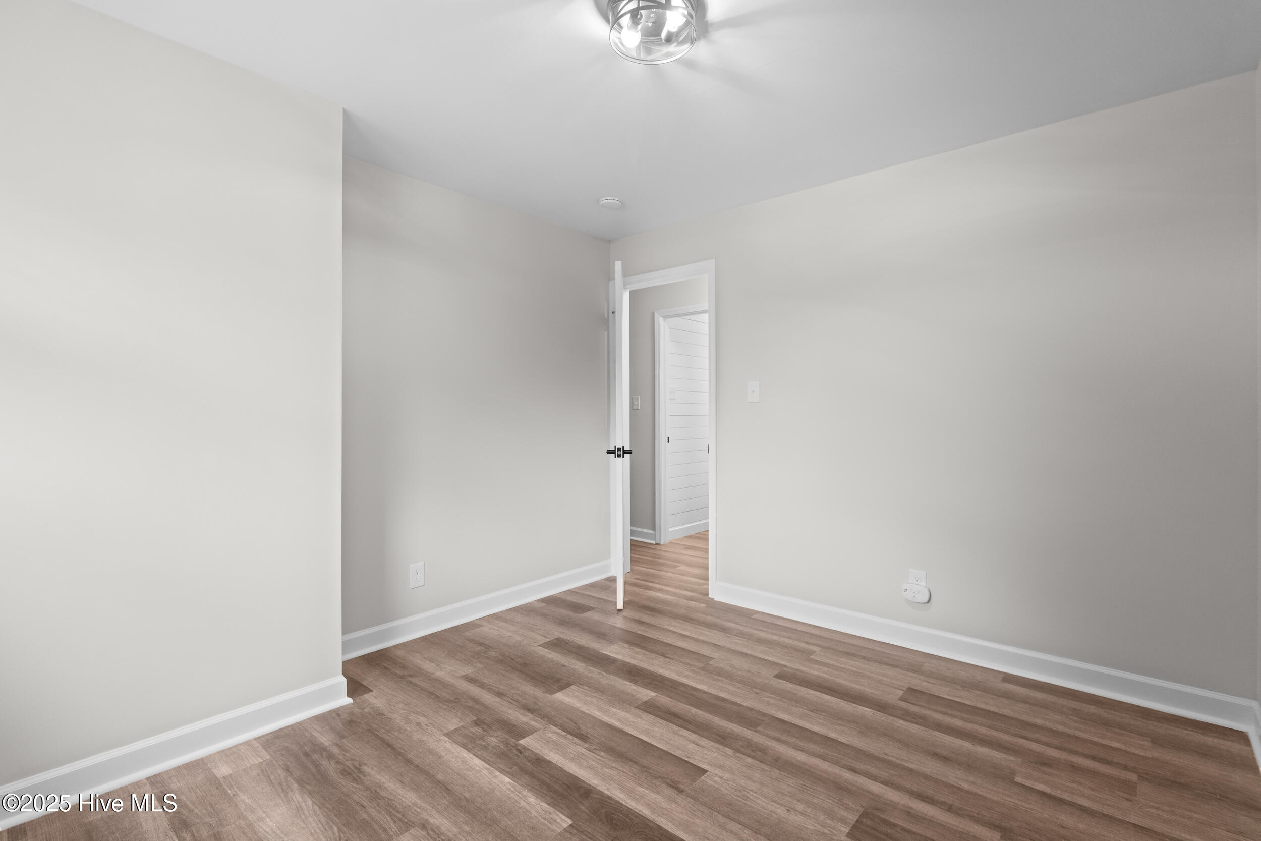 100534171 | Photo 18