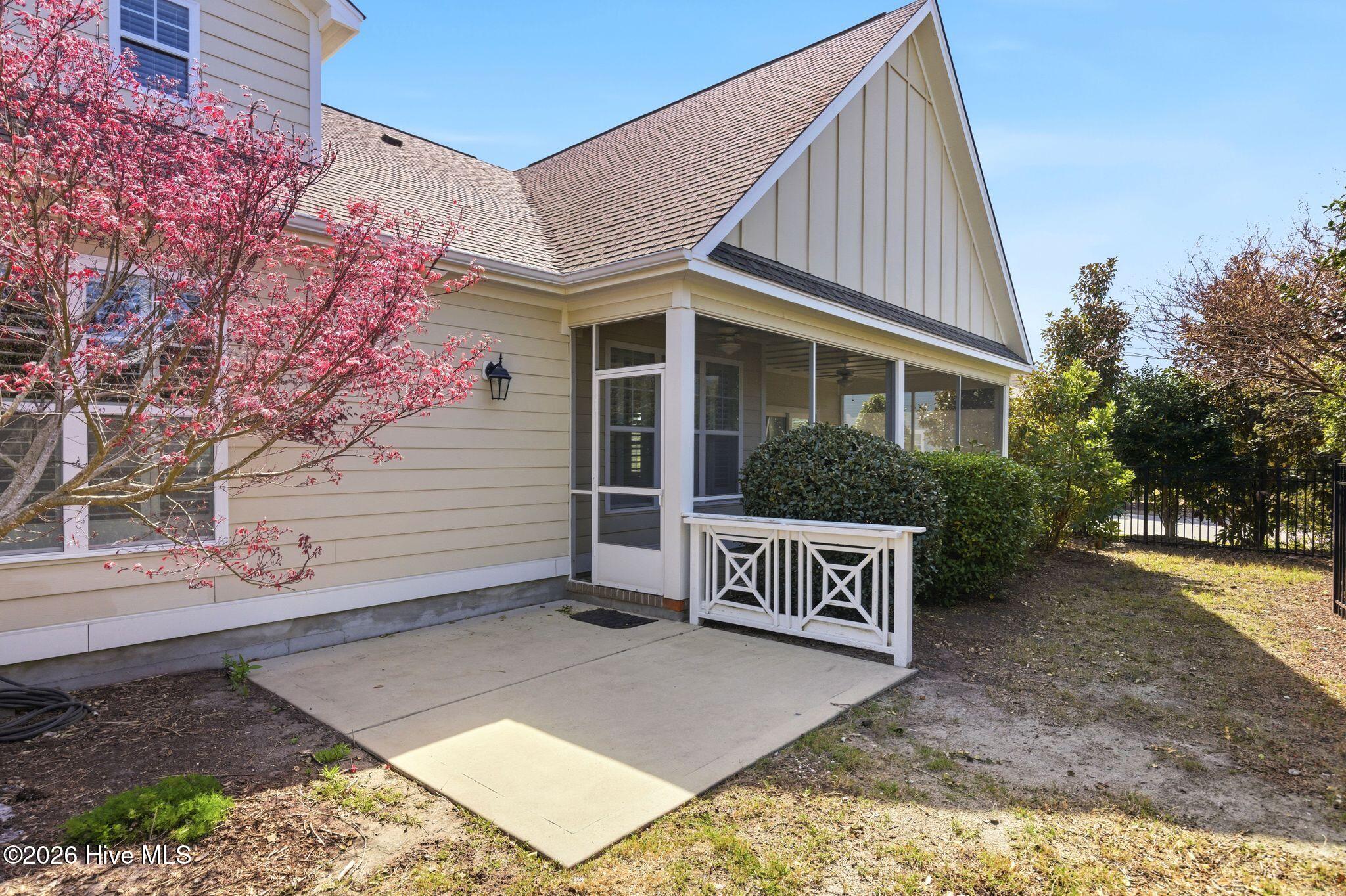 100564306 | Photo 39