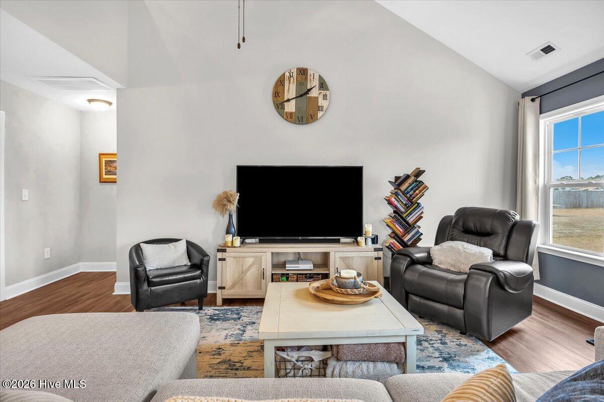 100558740 | Photo 19