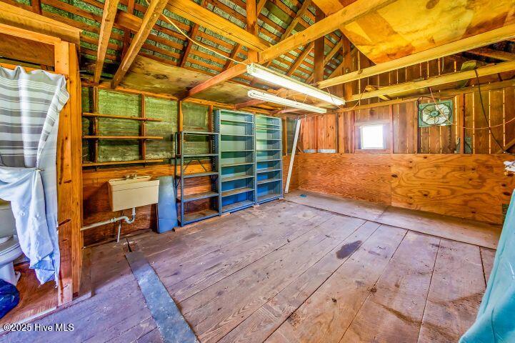 Workshop with Toilet & Sink