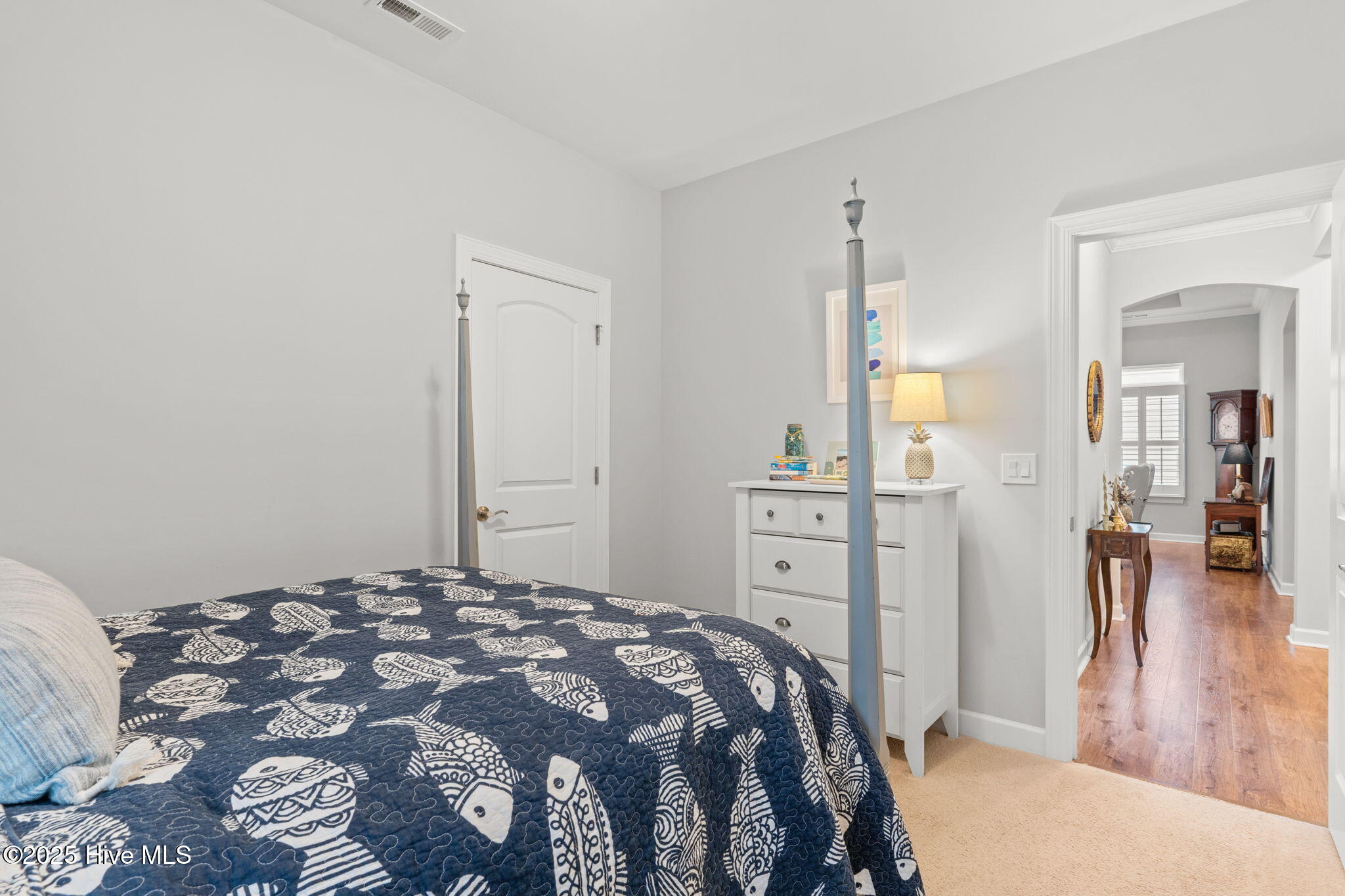 100558980 | Photo 27