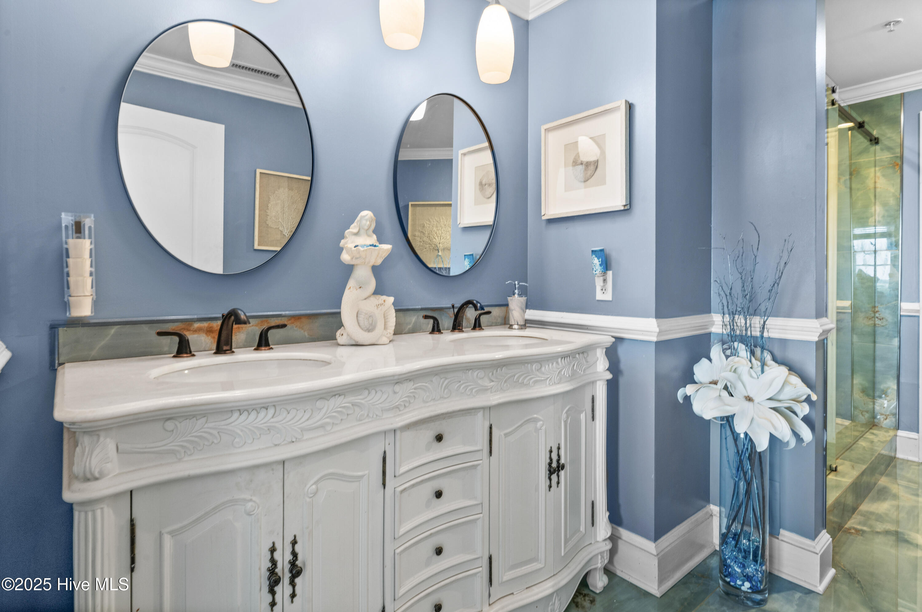 4425 Arendell Street 609,Morehead City