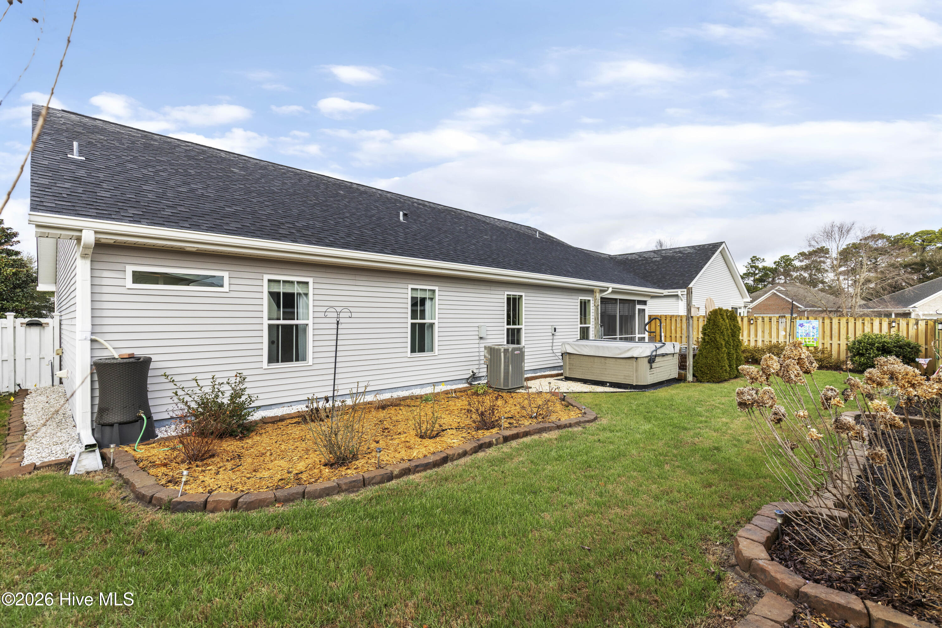 100551829 | Photo 50