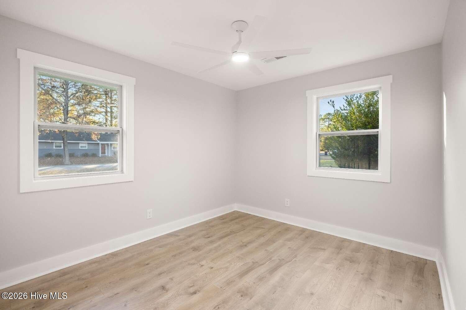 100549335 | Photo 16