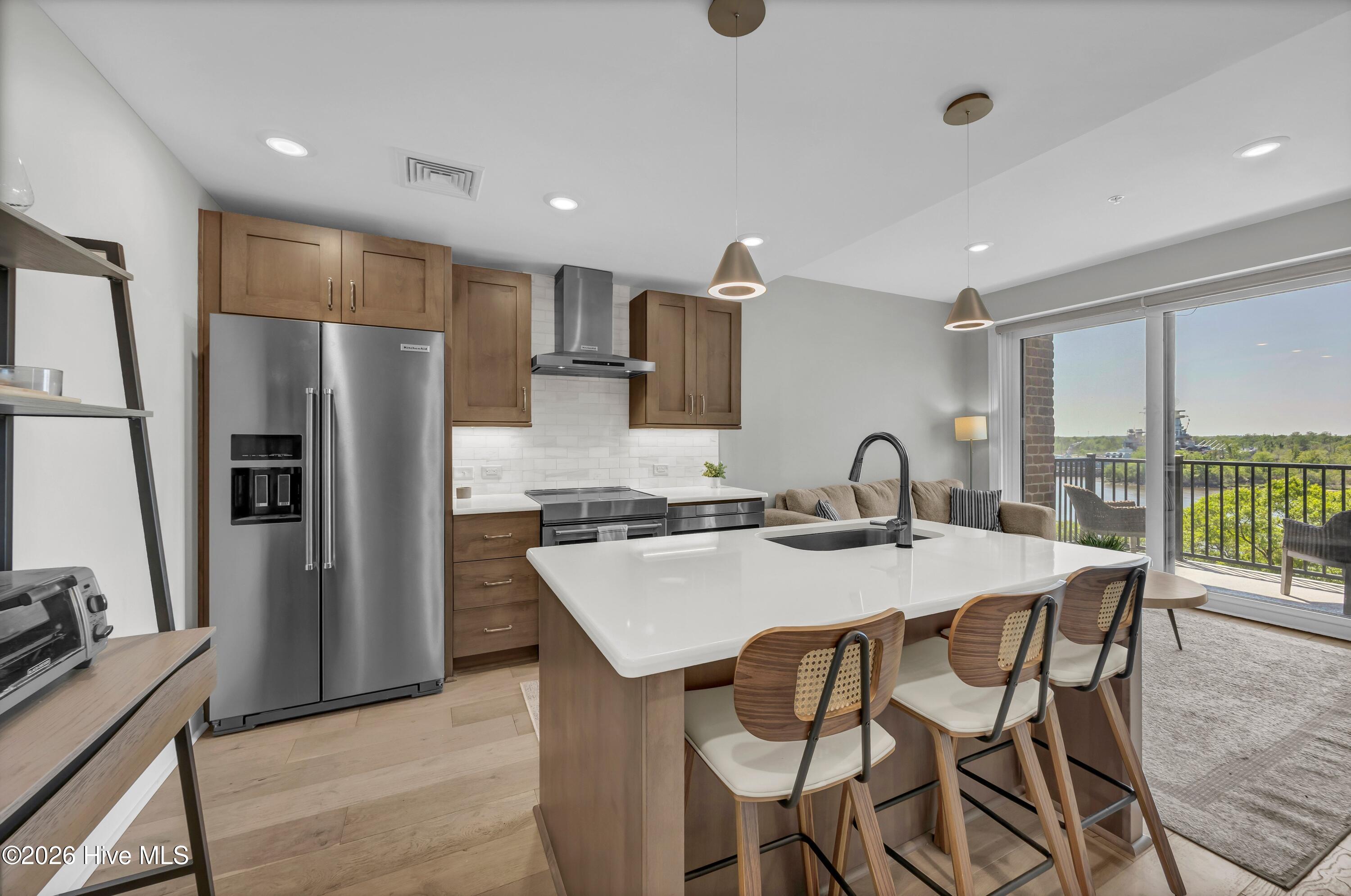 100567765 | Photo 12