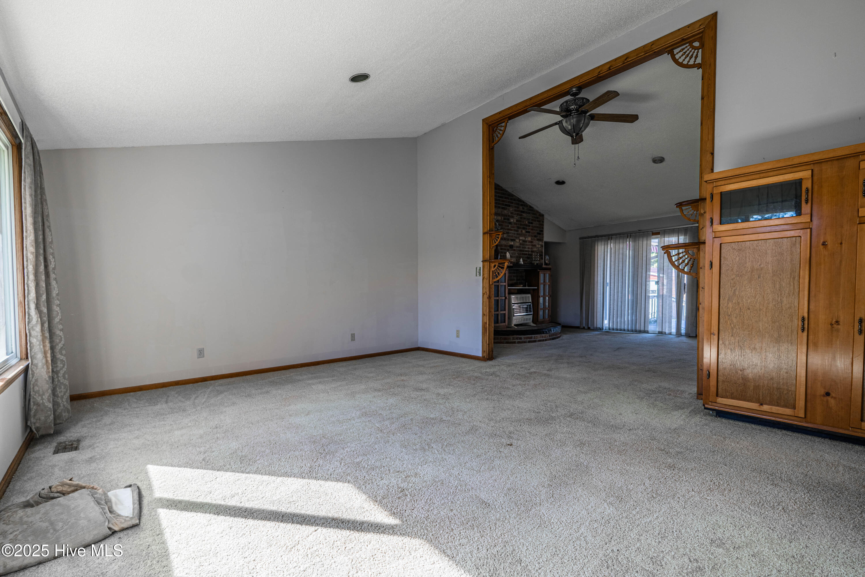 100536472 | Photo 12