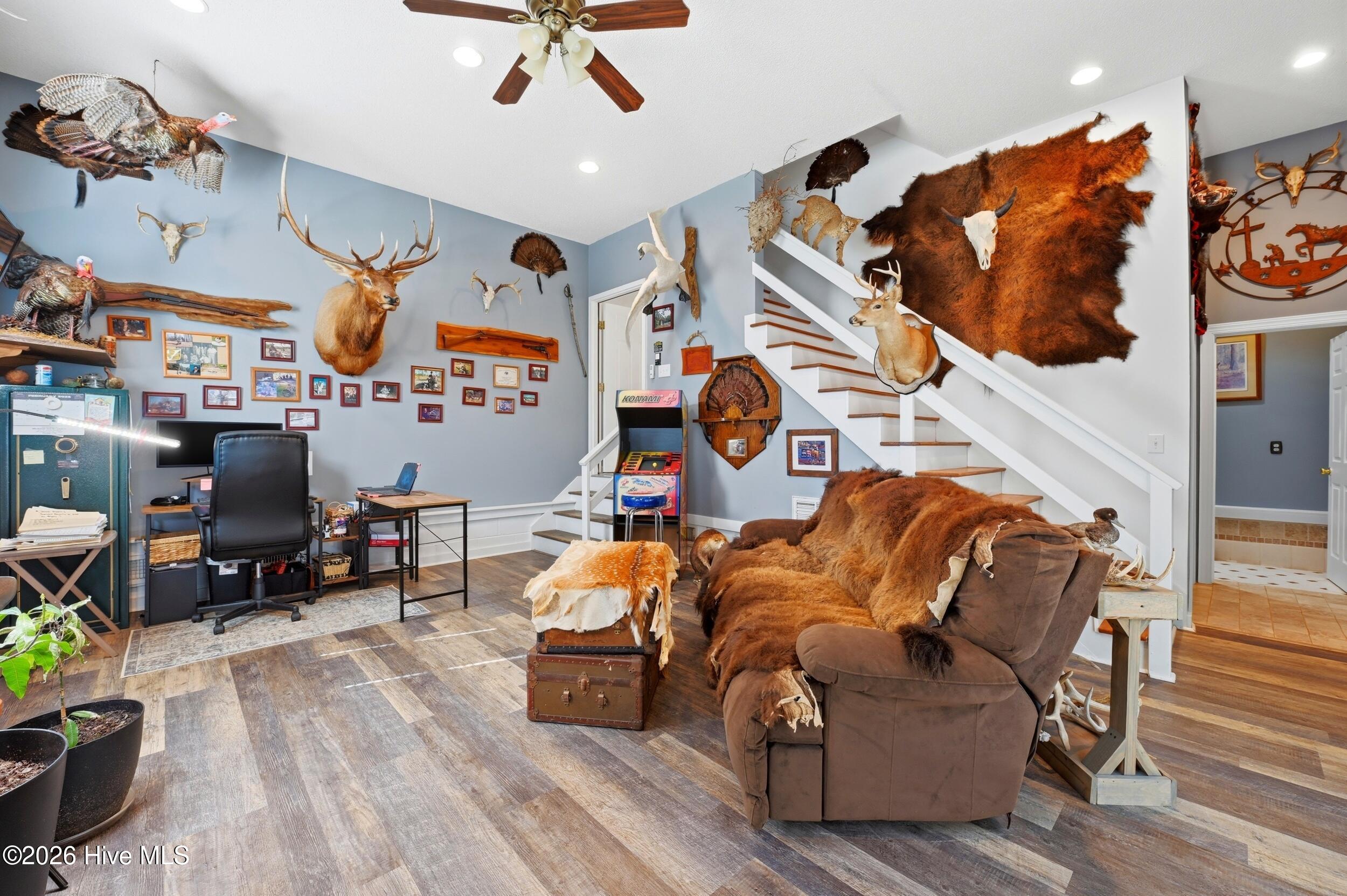 100557238 | Photo 30