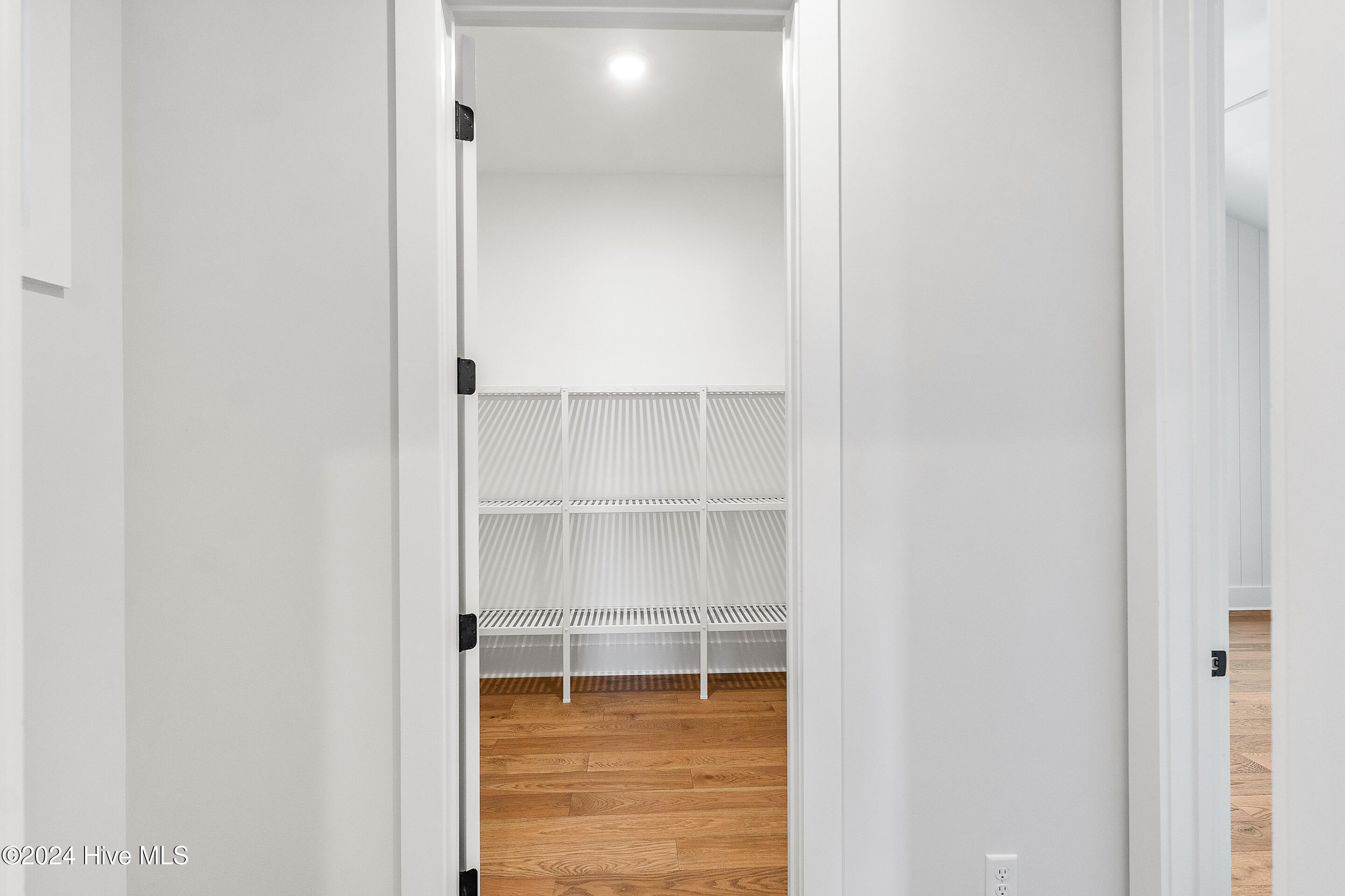 100552091 | Photo 16