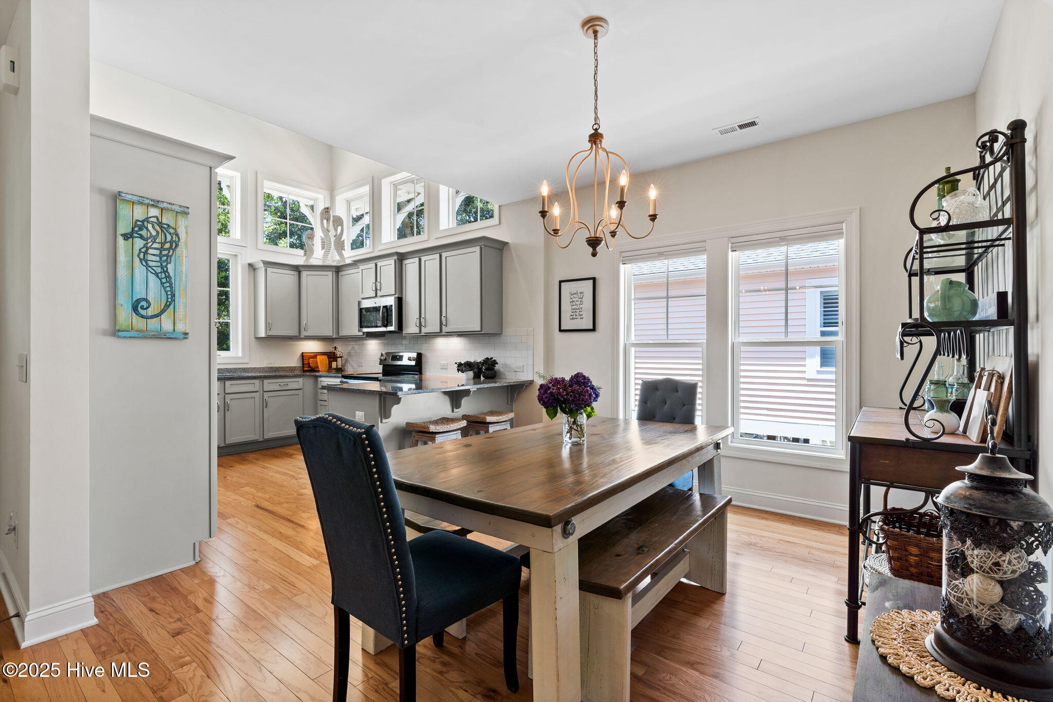 100566861 | Photo 13