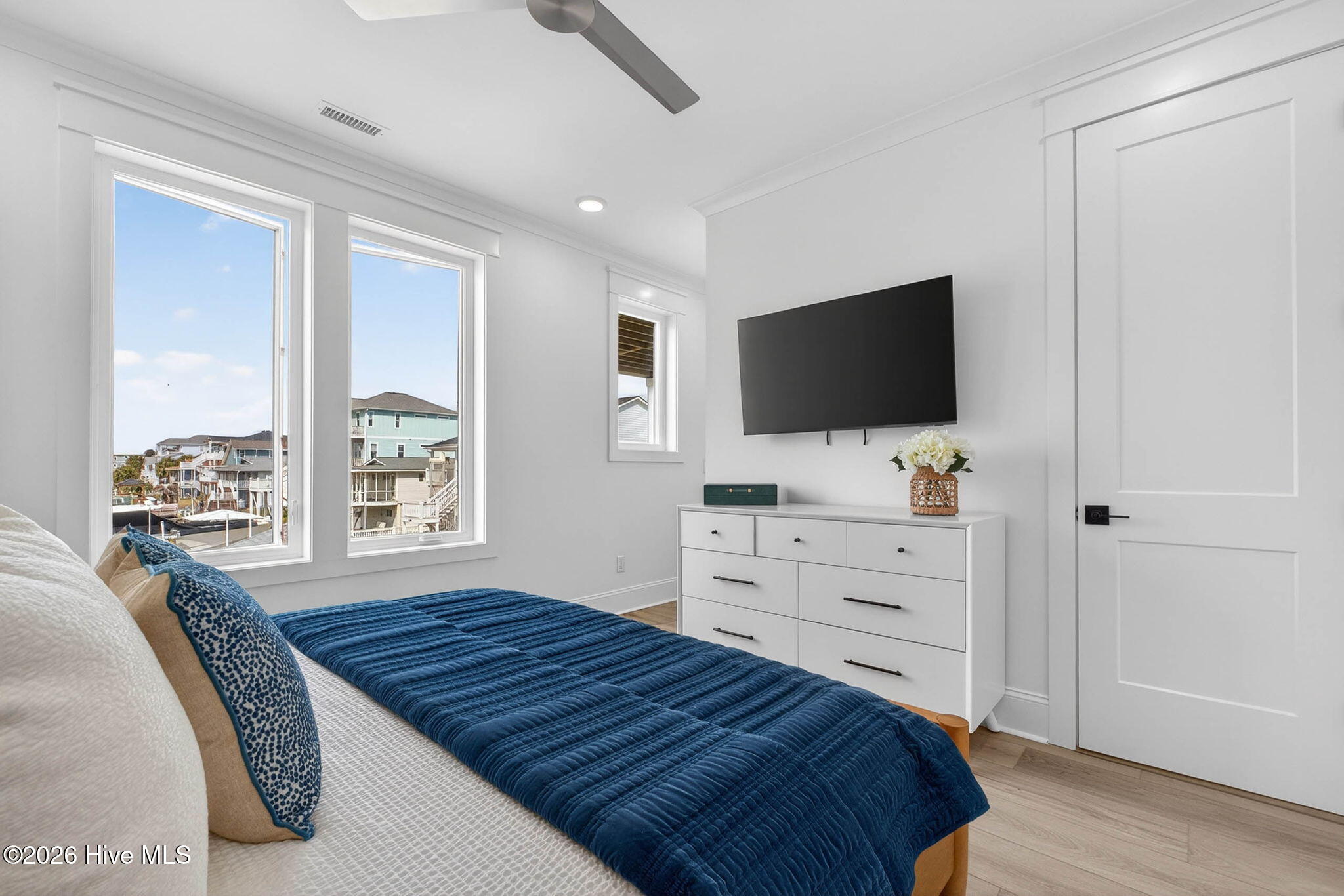 100543300 | Photo 40