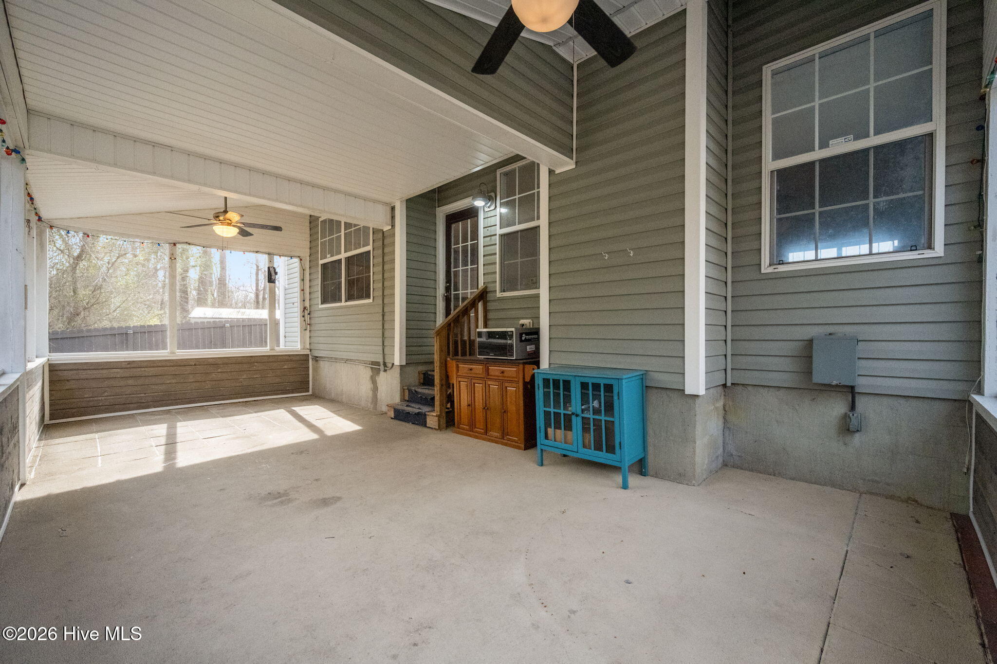 100552241 | Photo 44