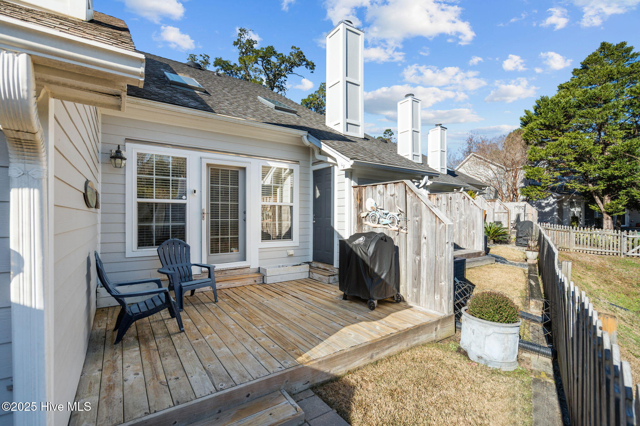 100546041 | Photo 35