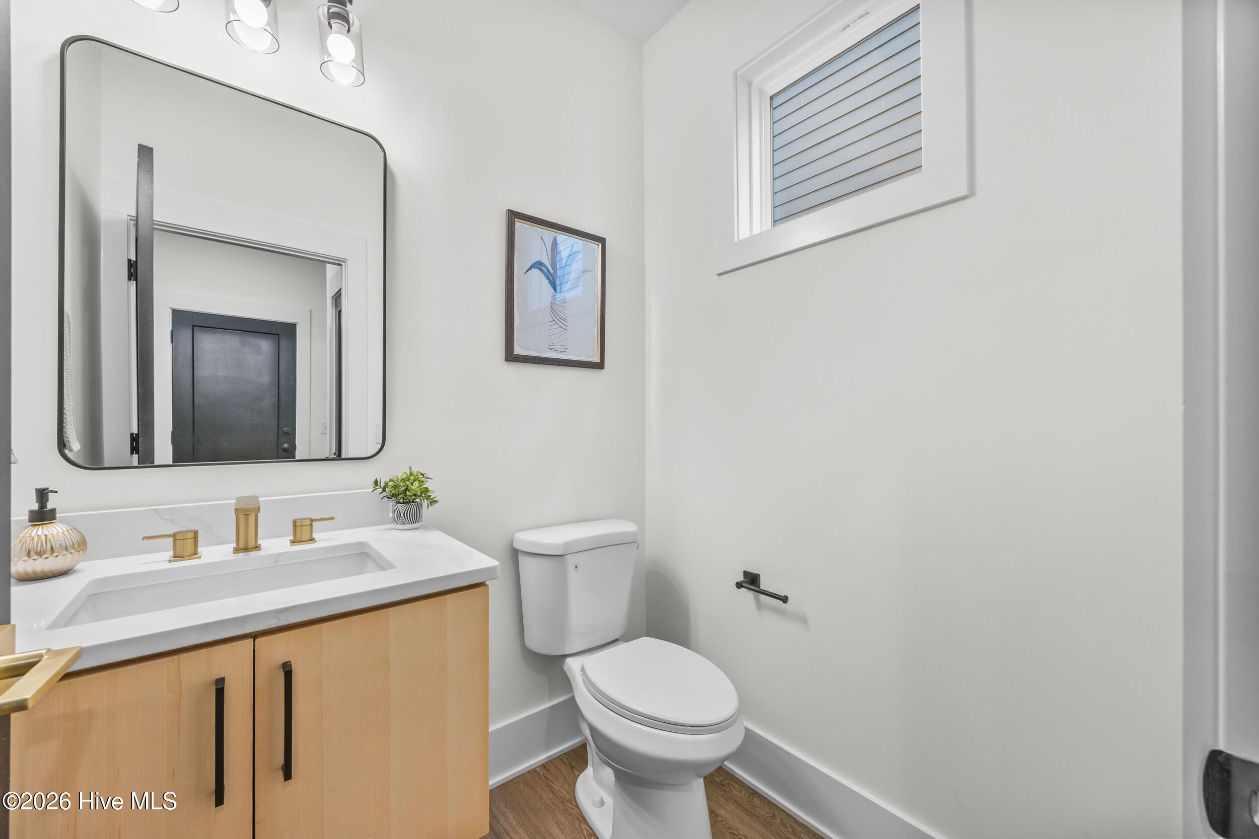 100566650 | Photo 18