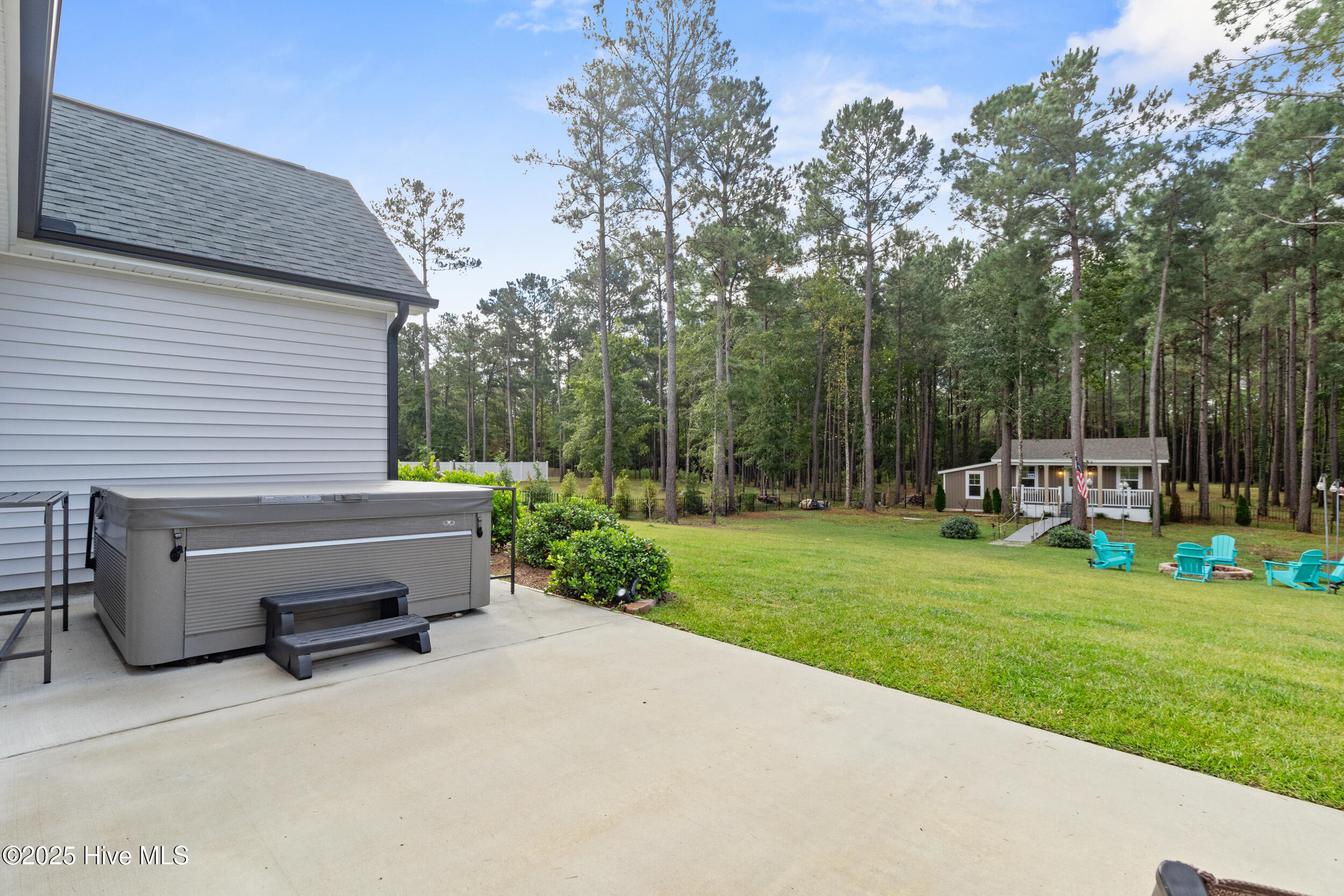 100536261 | Photo 40