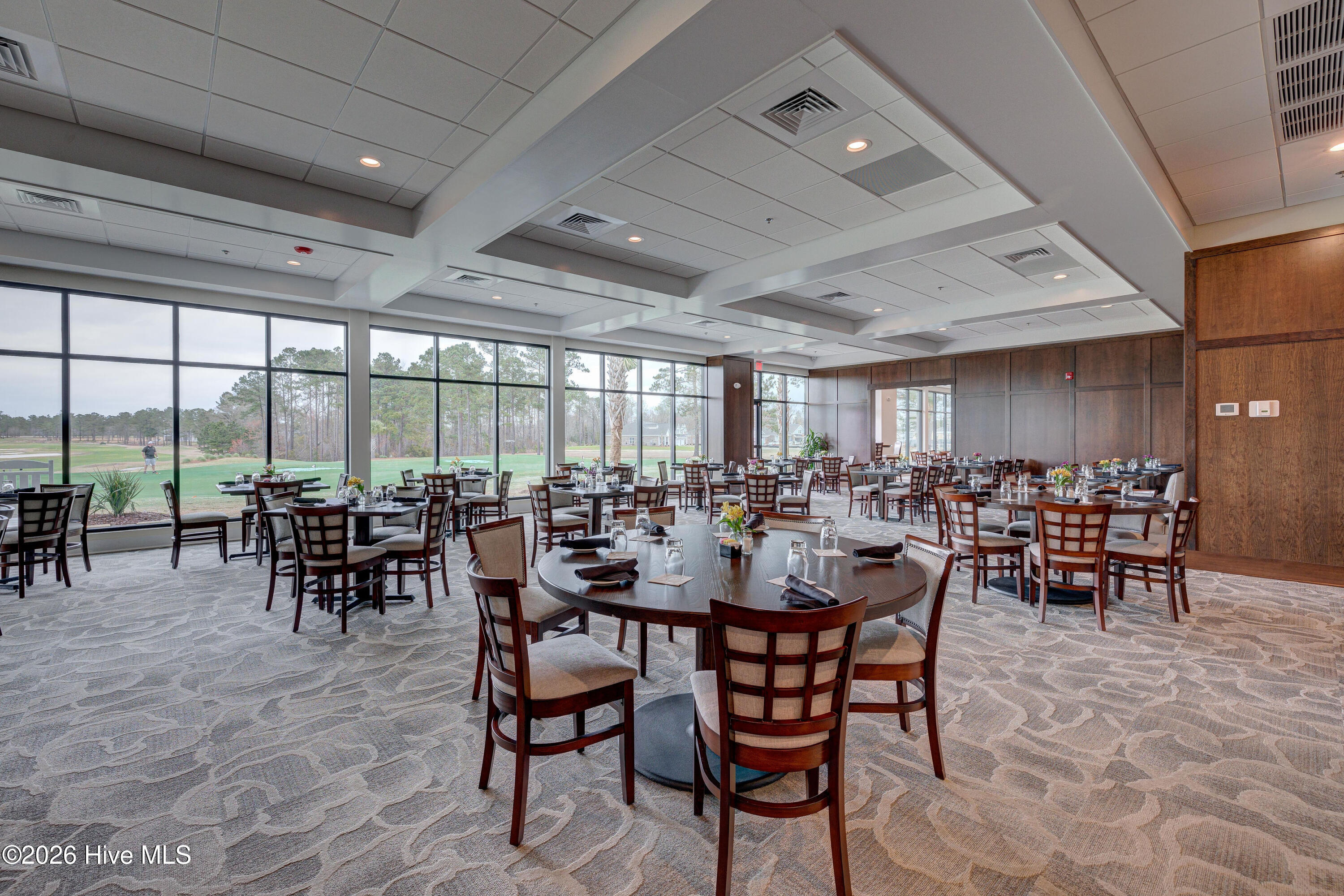 100558232 | Photo 78