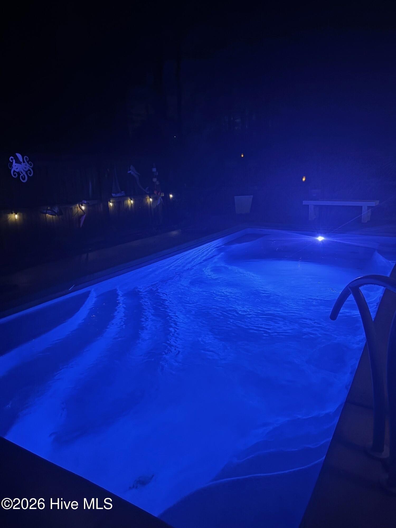 100561584 | Photo 44